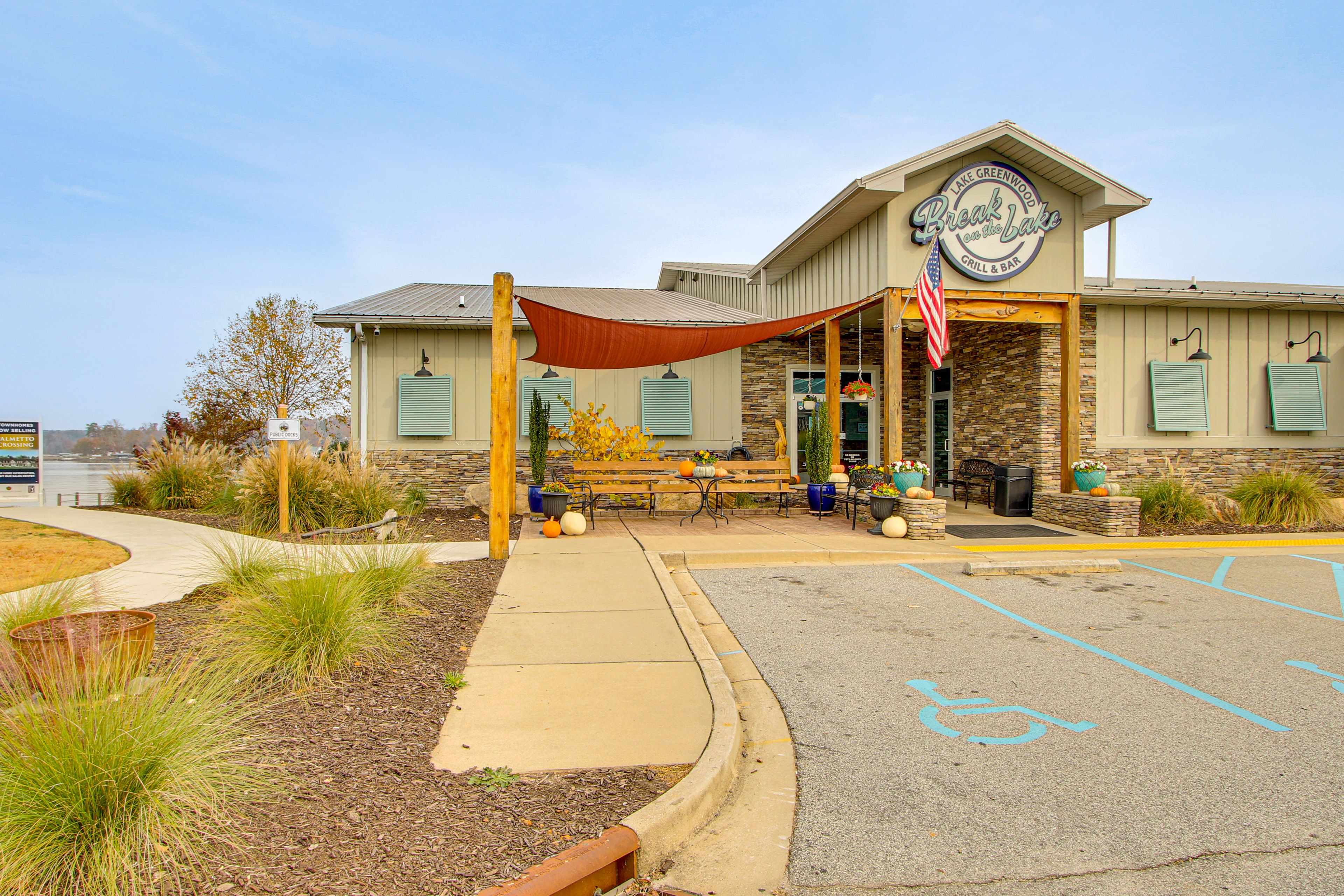 Palmetto Crossing | Community Amenities | Restaurants