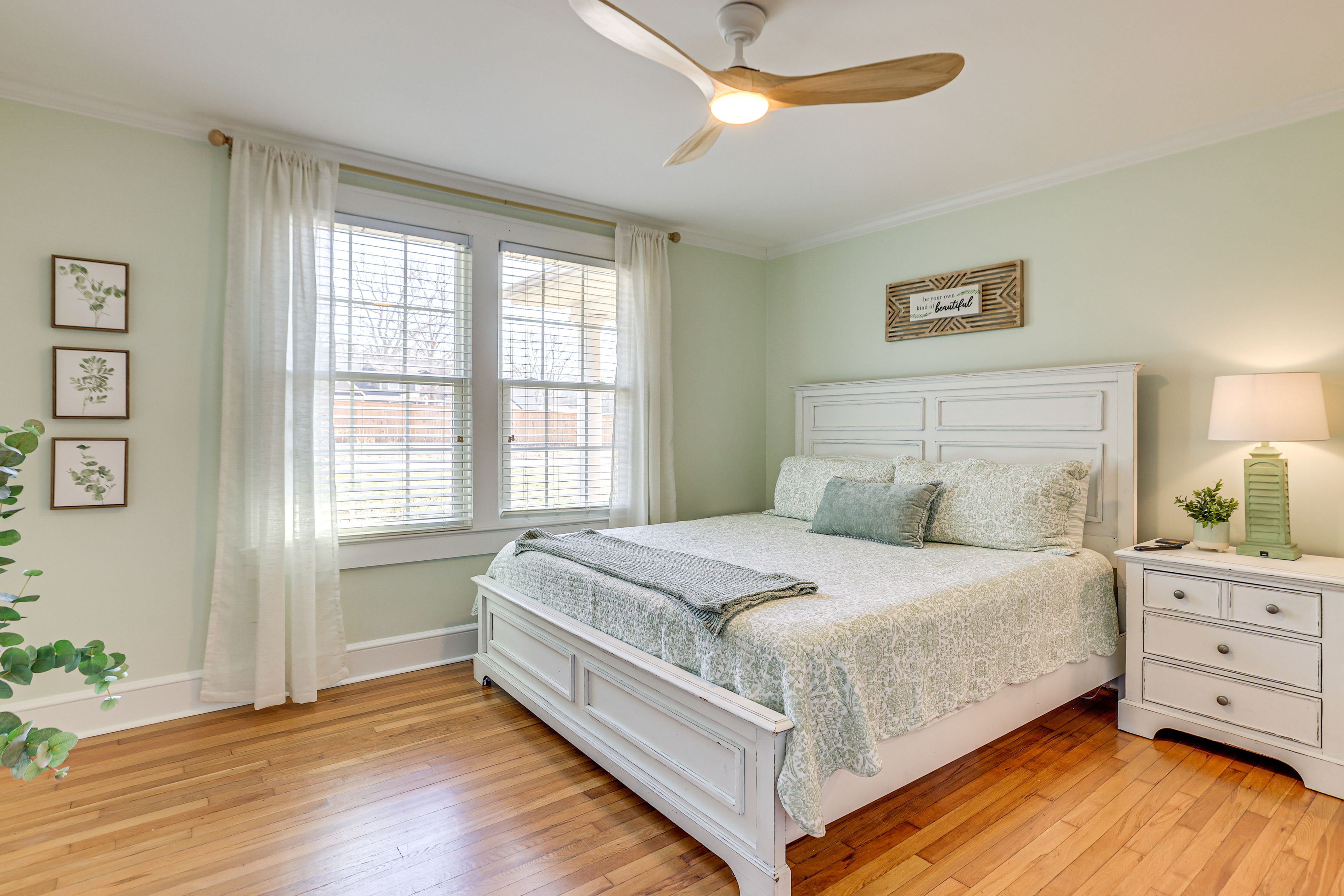 Bedroom 2 | King Bed | Smart TV