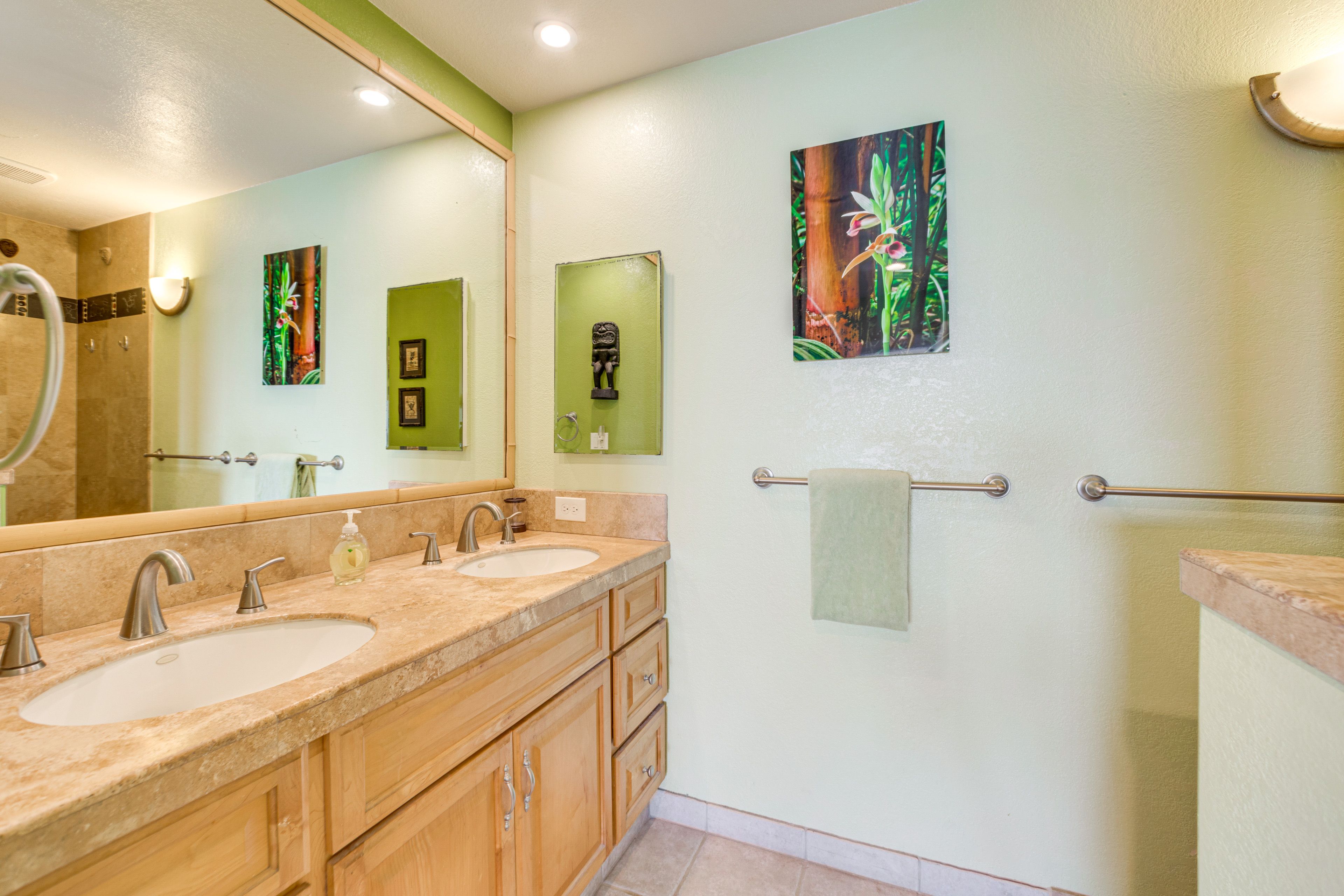 En-Suite Bathroom | Washer & Dryer