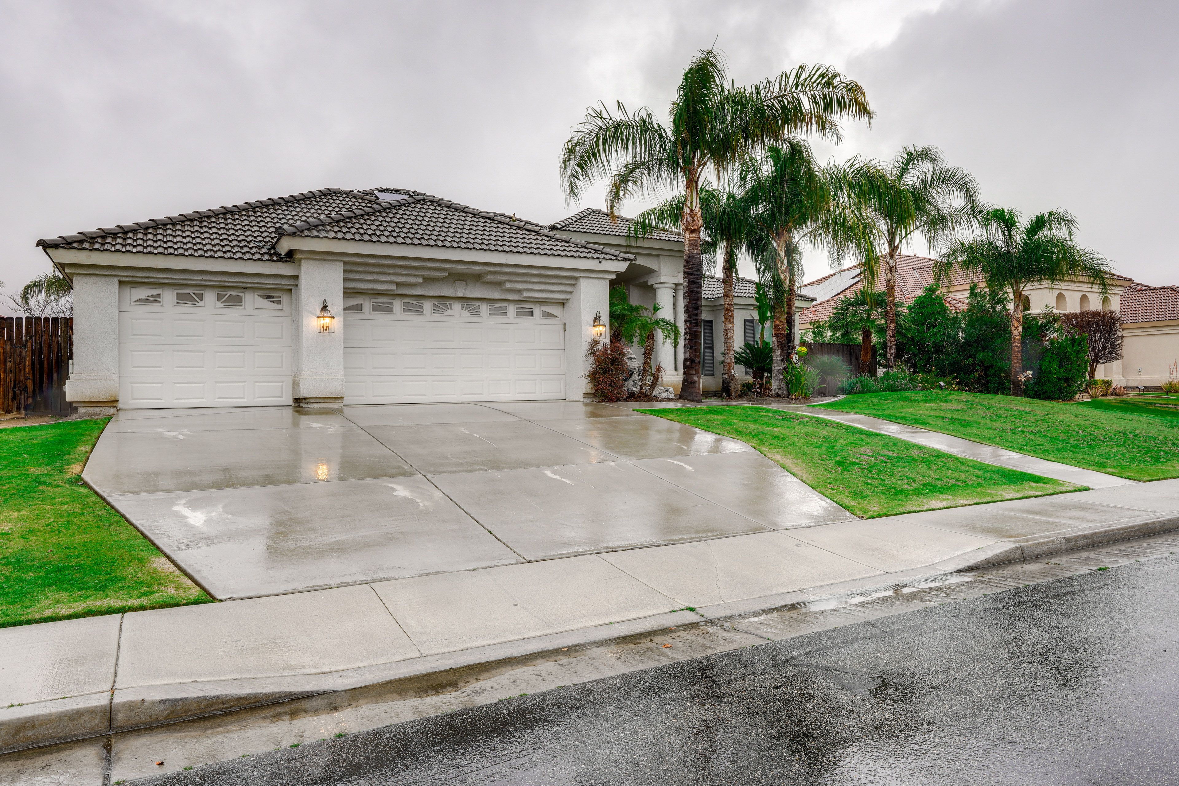 Bakersfield Vacation Rental | 4BR | 3BA | 3,260 Sq Ft | Step-Free Access