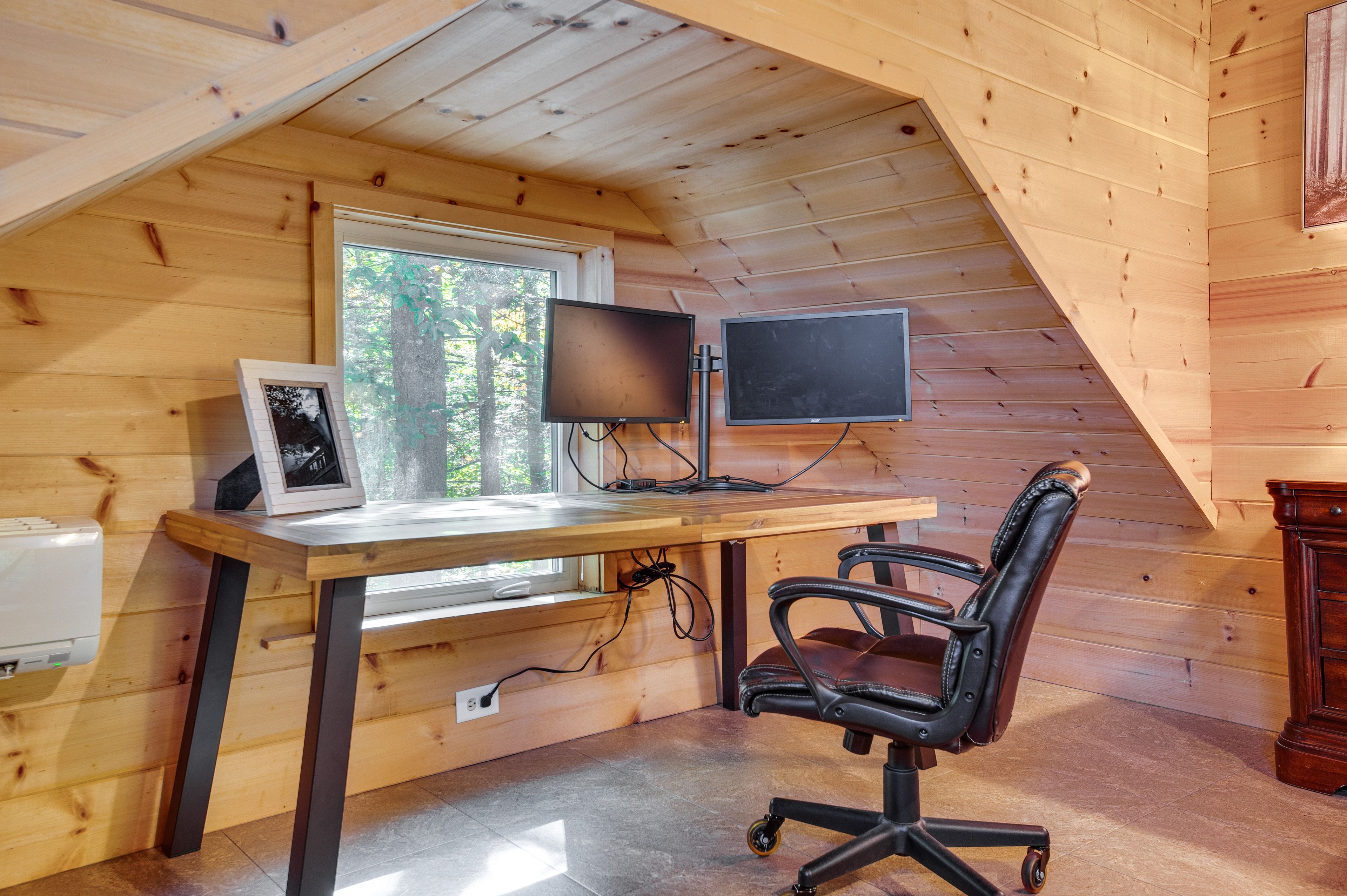 Dedicated Workspace | 2nd Floor