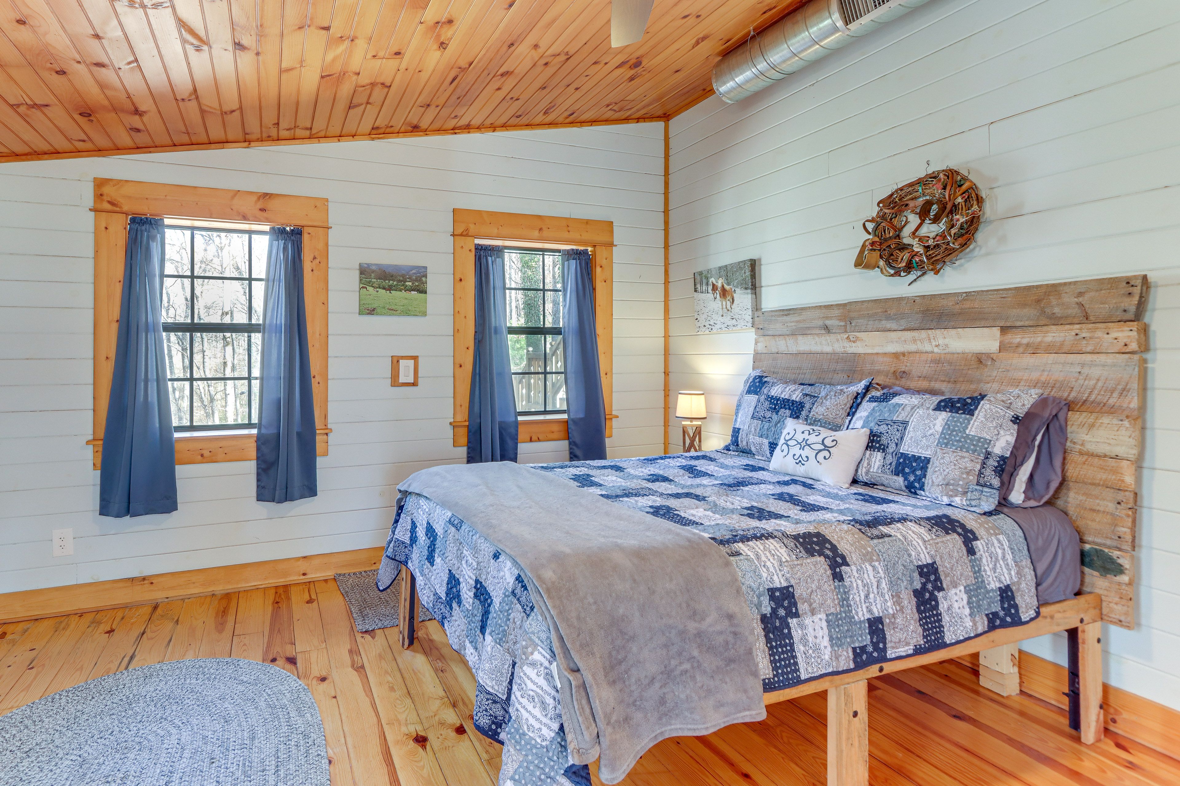 Bedroom 2 | Queen Bed | 1st Floor