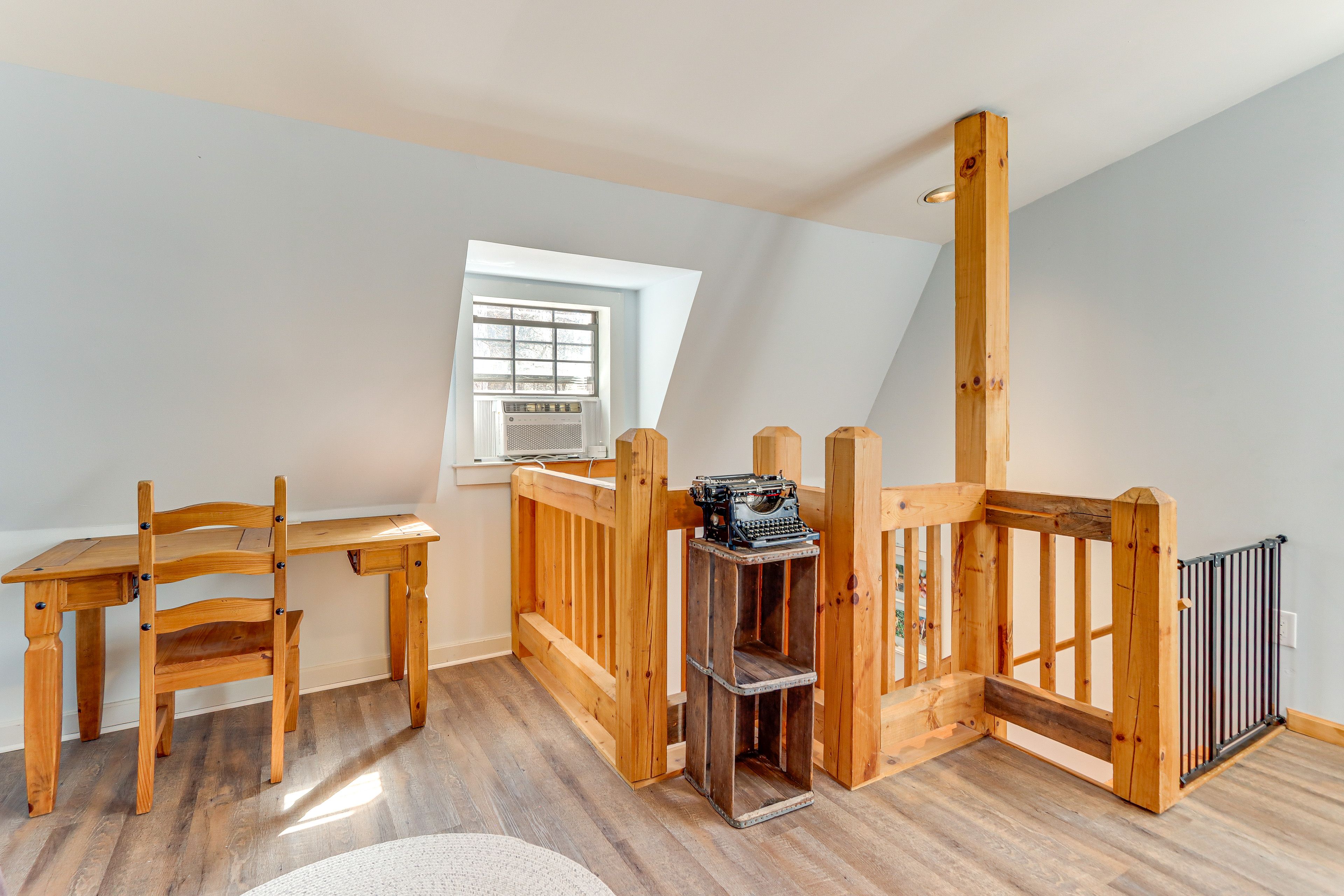 Loft | Desk | 2nd Floor