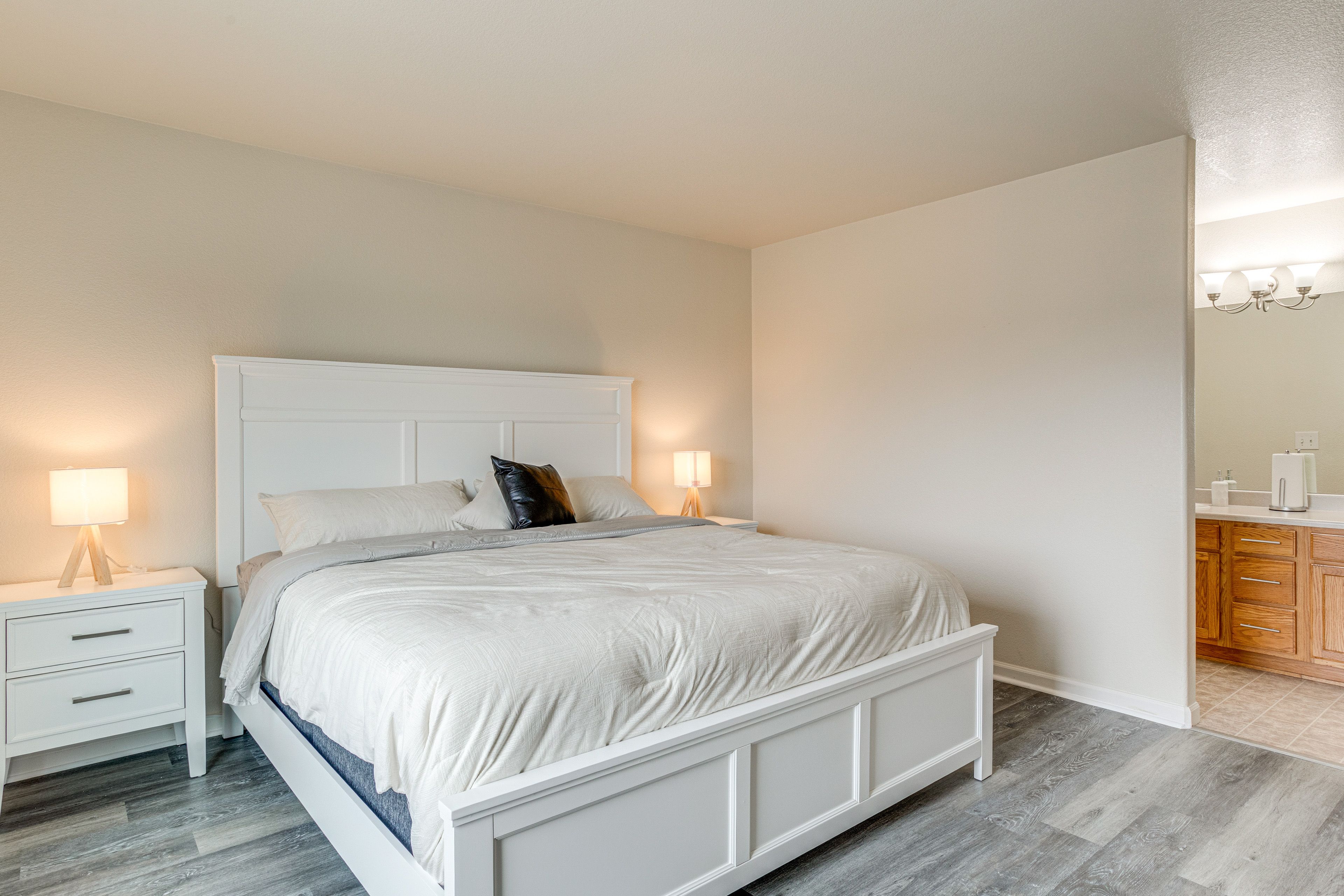 Bedroom 1 | King Bed | Linens Provided