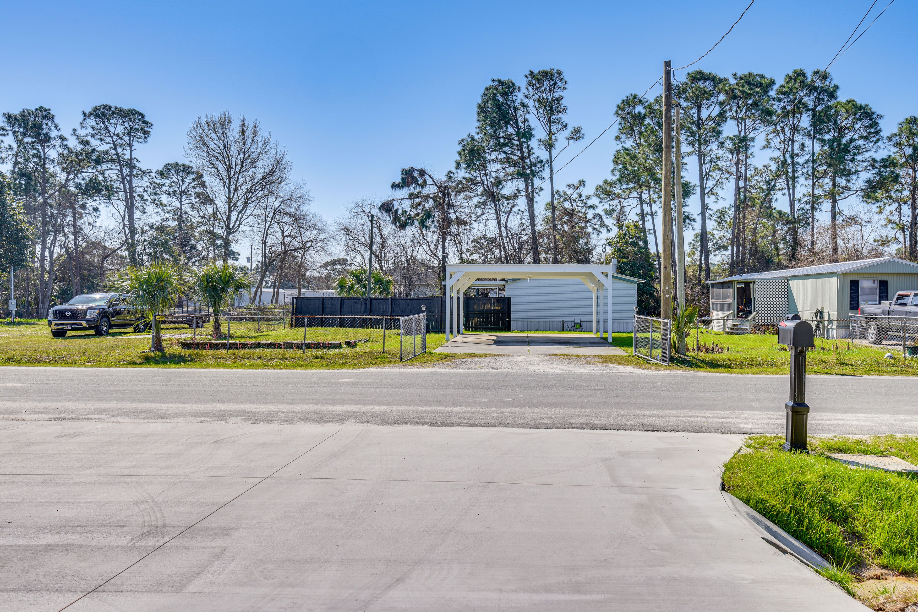 Parking | Shared Driveway (4 Vehicles)