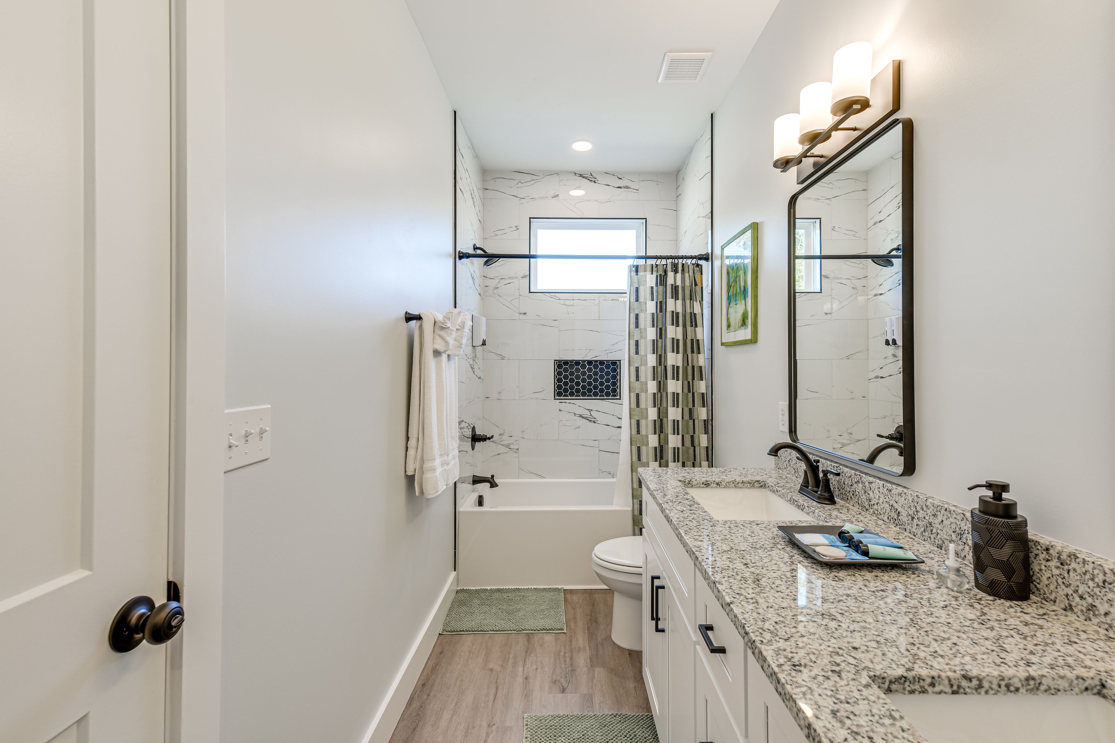 En-Suite Bathroom | Towels Provided