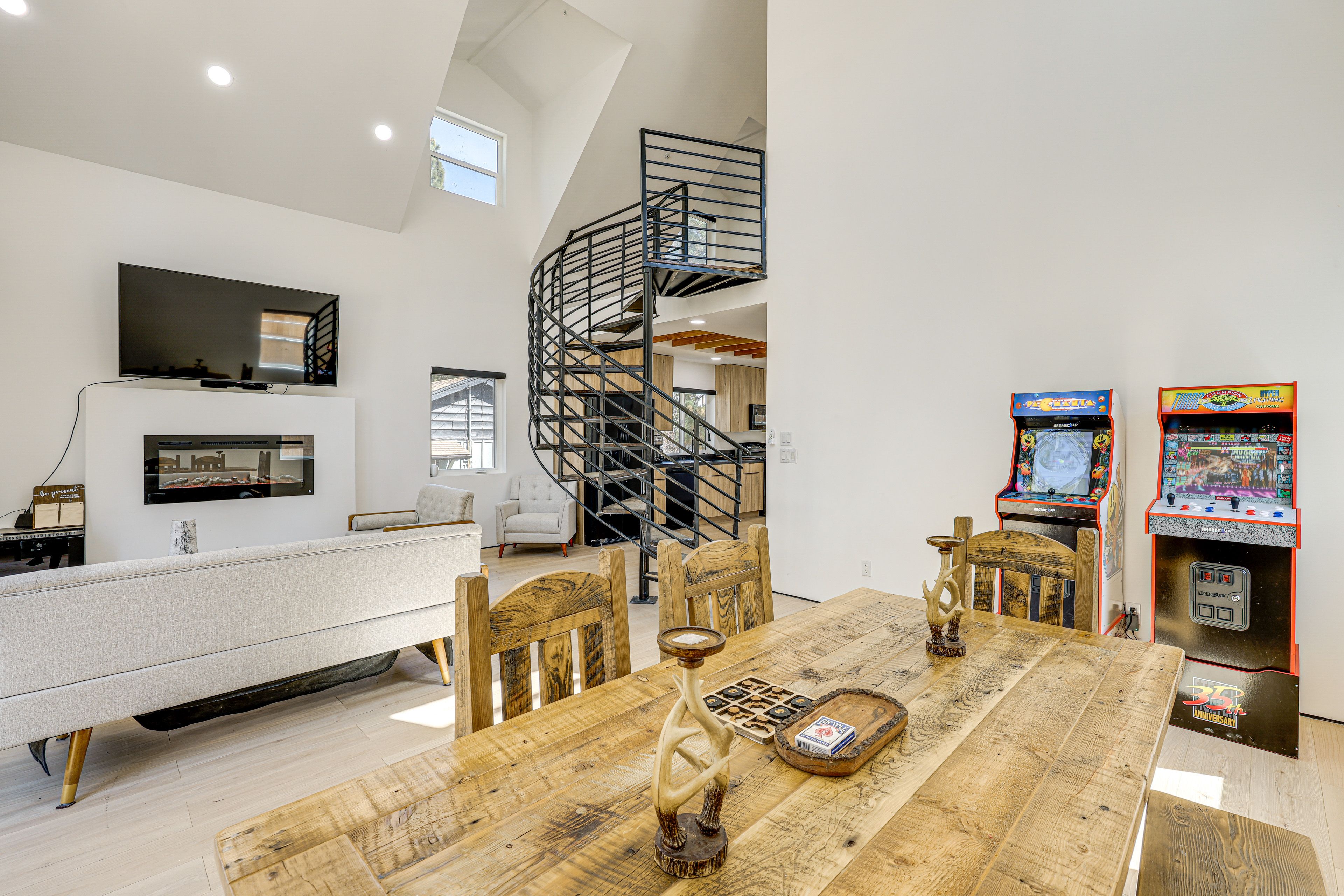 Dining Area | 1st Floor | Arcade Machines | Free WiFi | Central A/C & Heating
