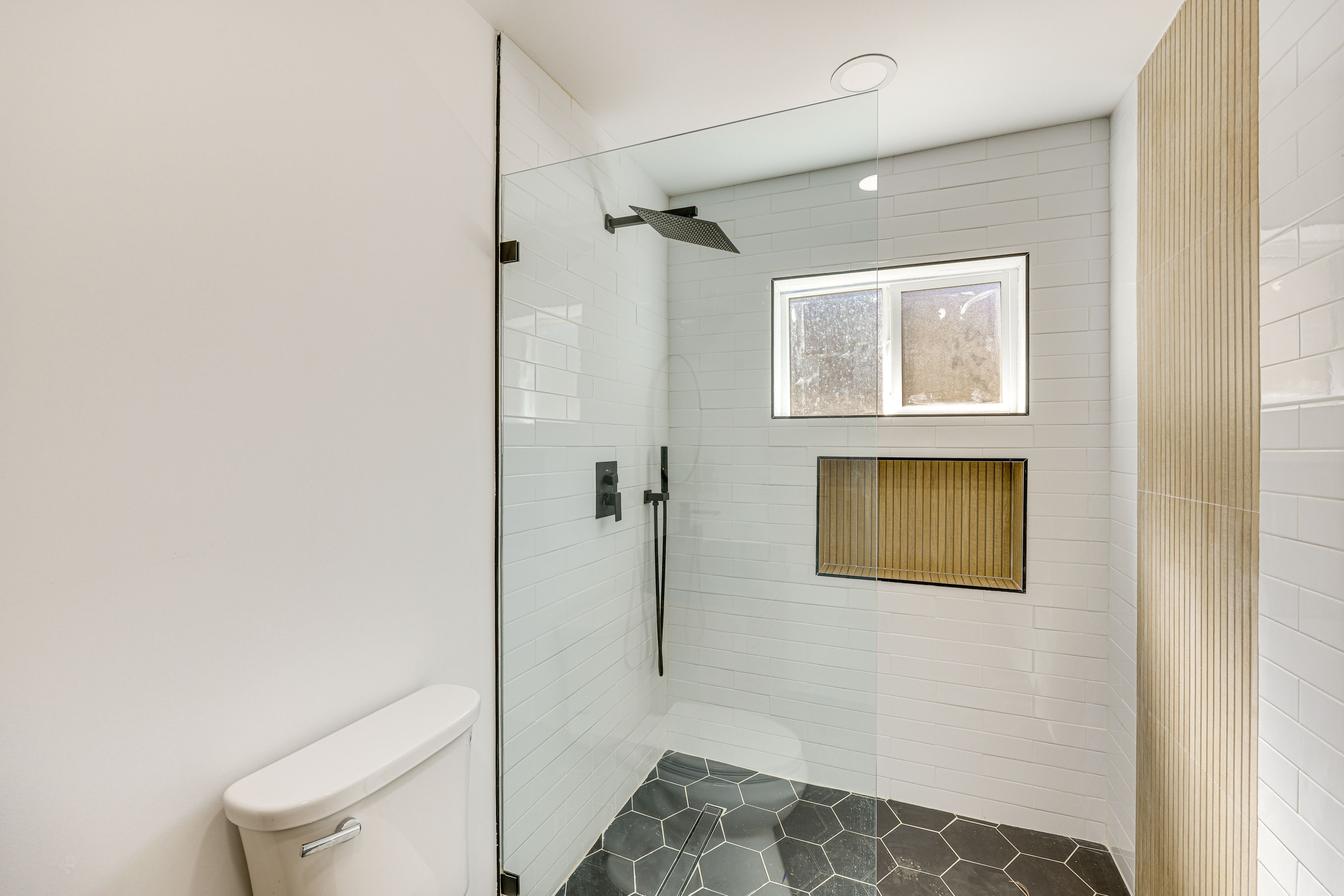 Full Bathroom | 1st Floor
