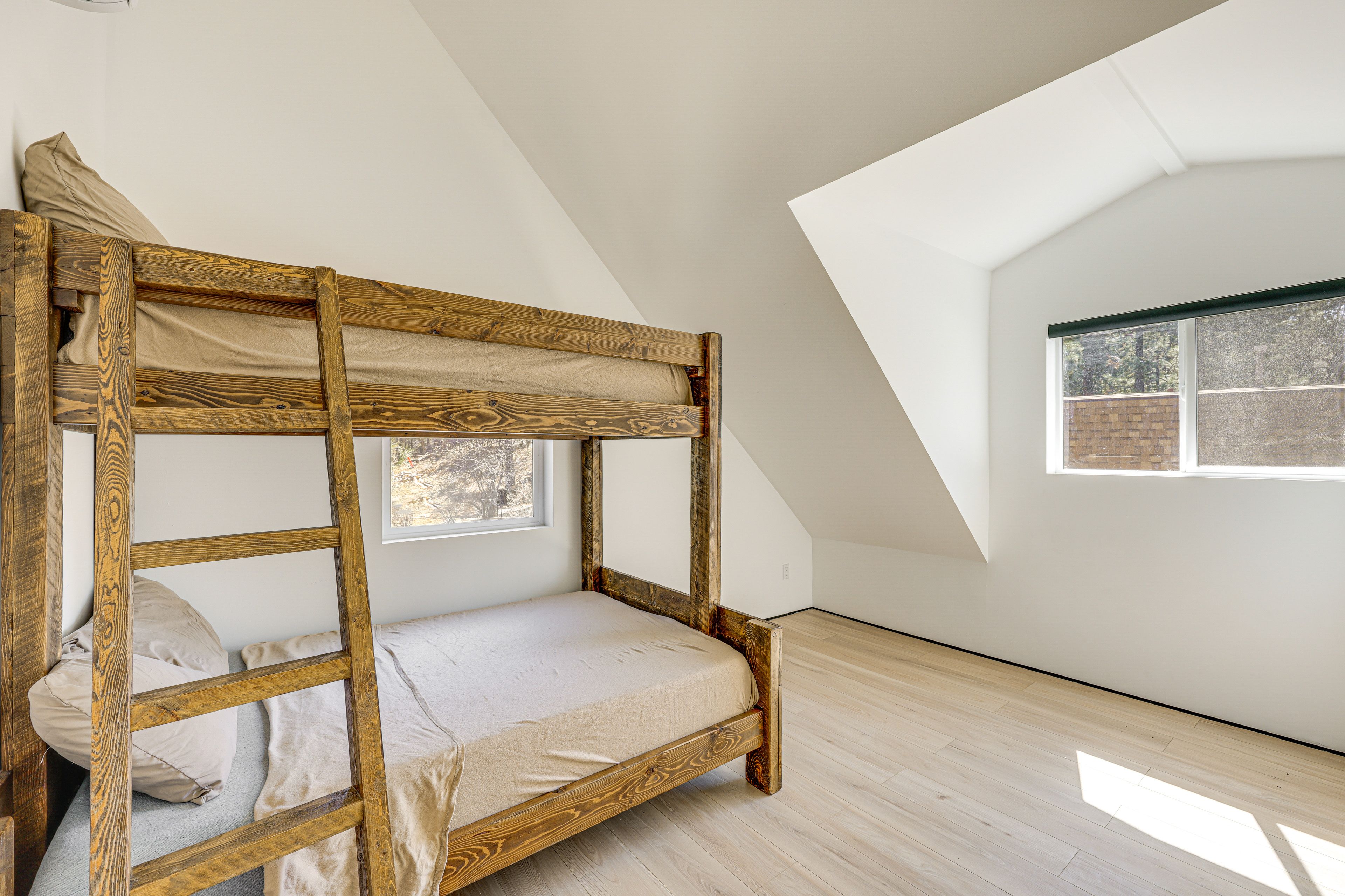 Bedroom 2 | Twin/Full Bunk Bed | 2nd Floor