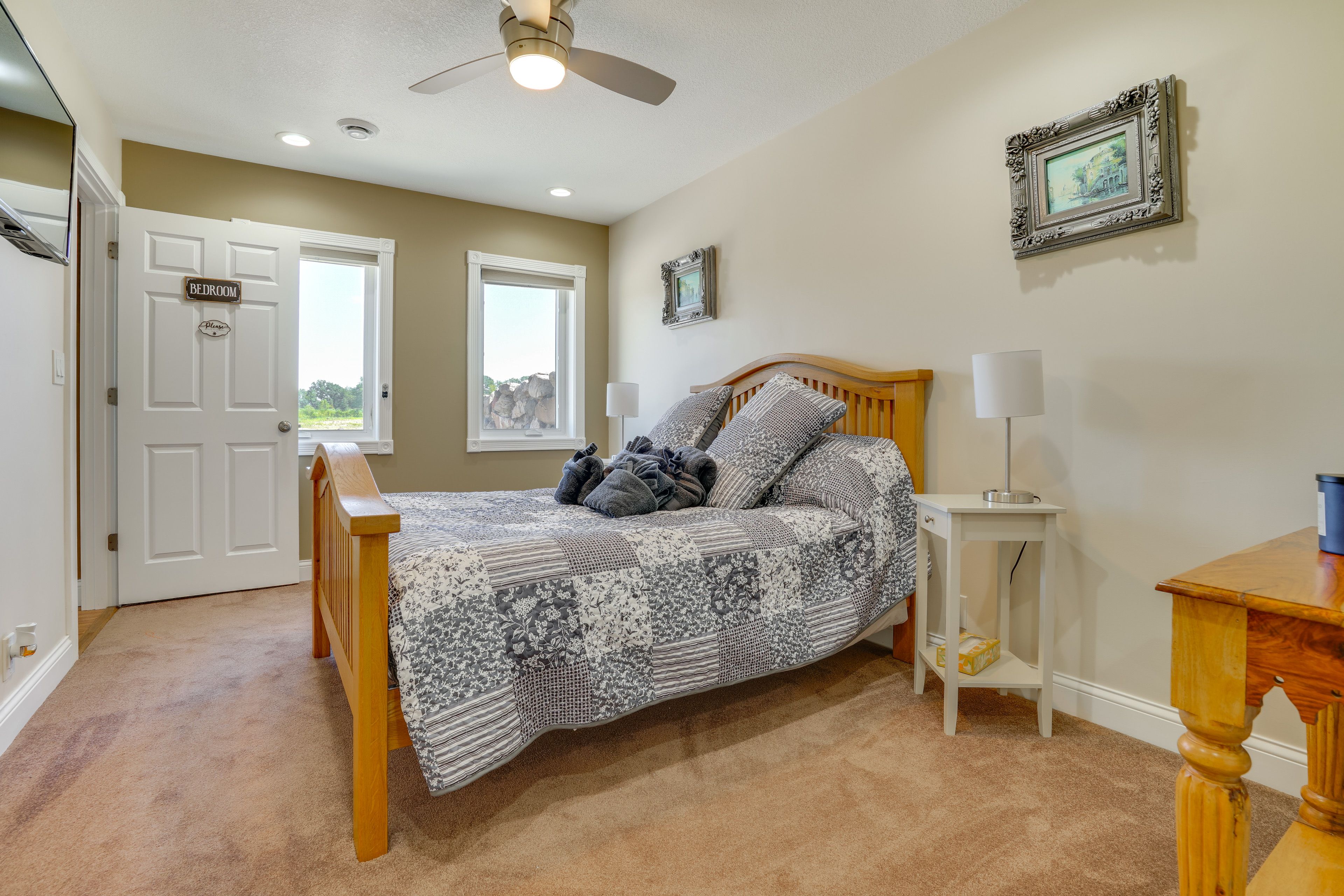 Bedroom 2 | Full Bed | Smart TV