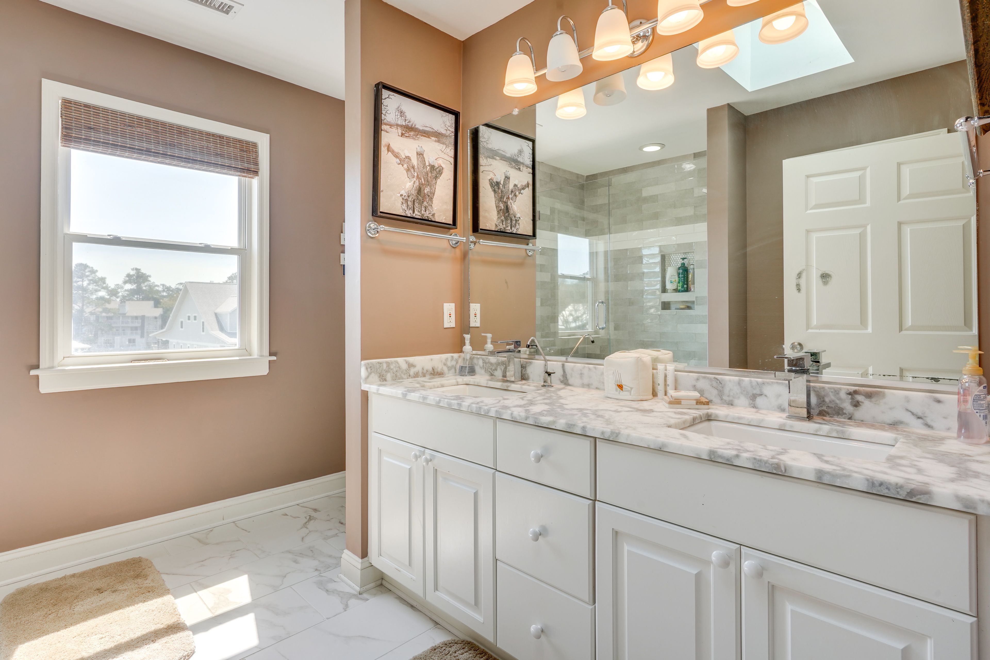 En-Suite Bathroom | 2nd Floor