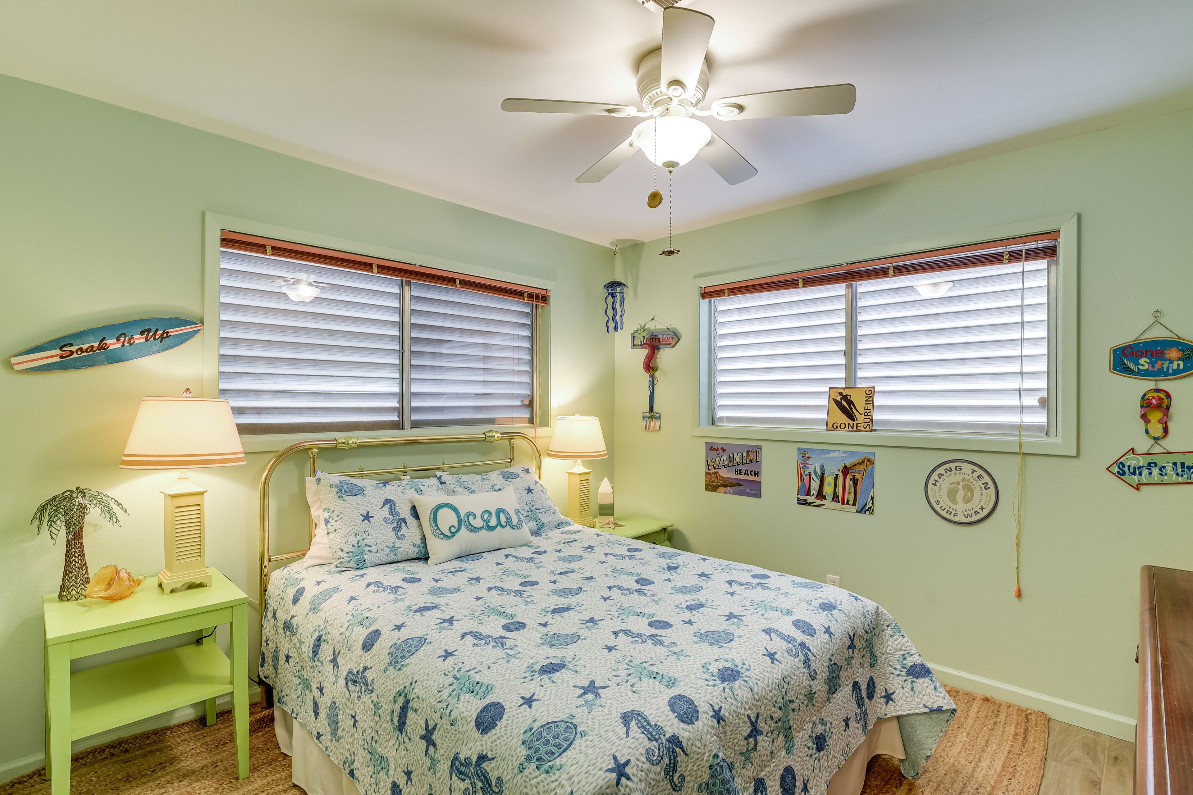 Bedroom 2 | Queen Bed | Smart TV