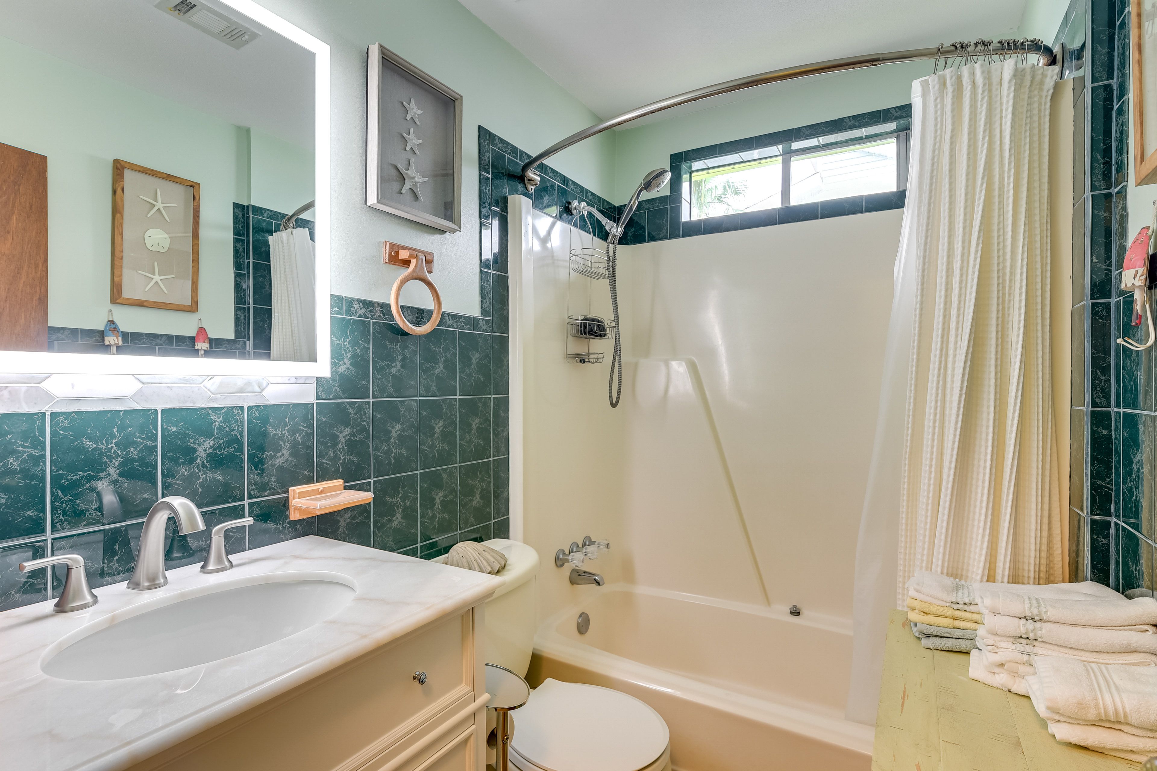 Full Bathroom