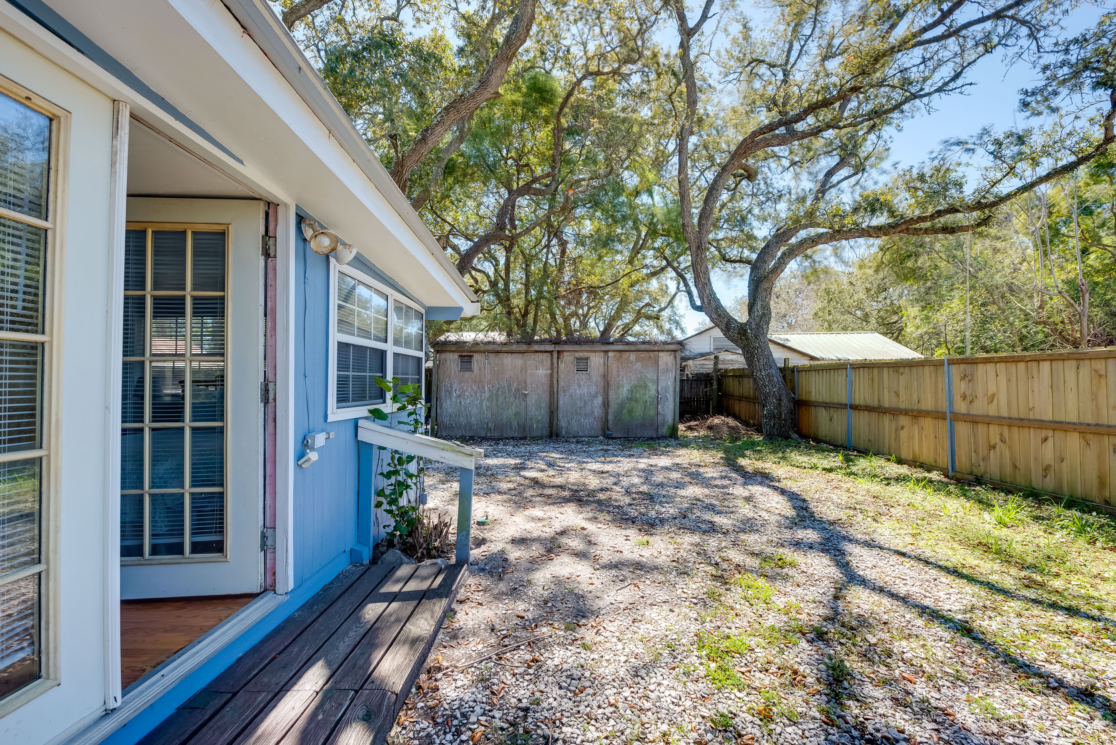 Fenced Yard | Fire Pit | Charcoal Grill | Dining Area