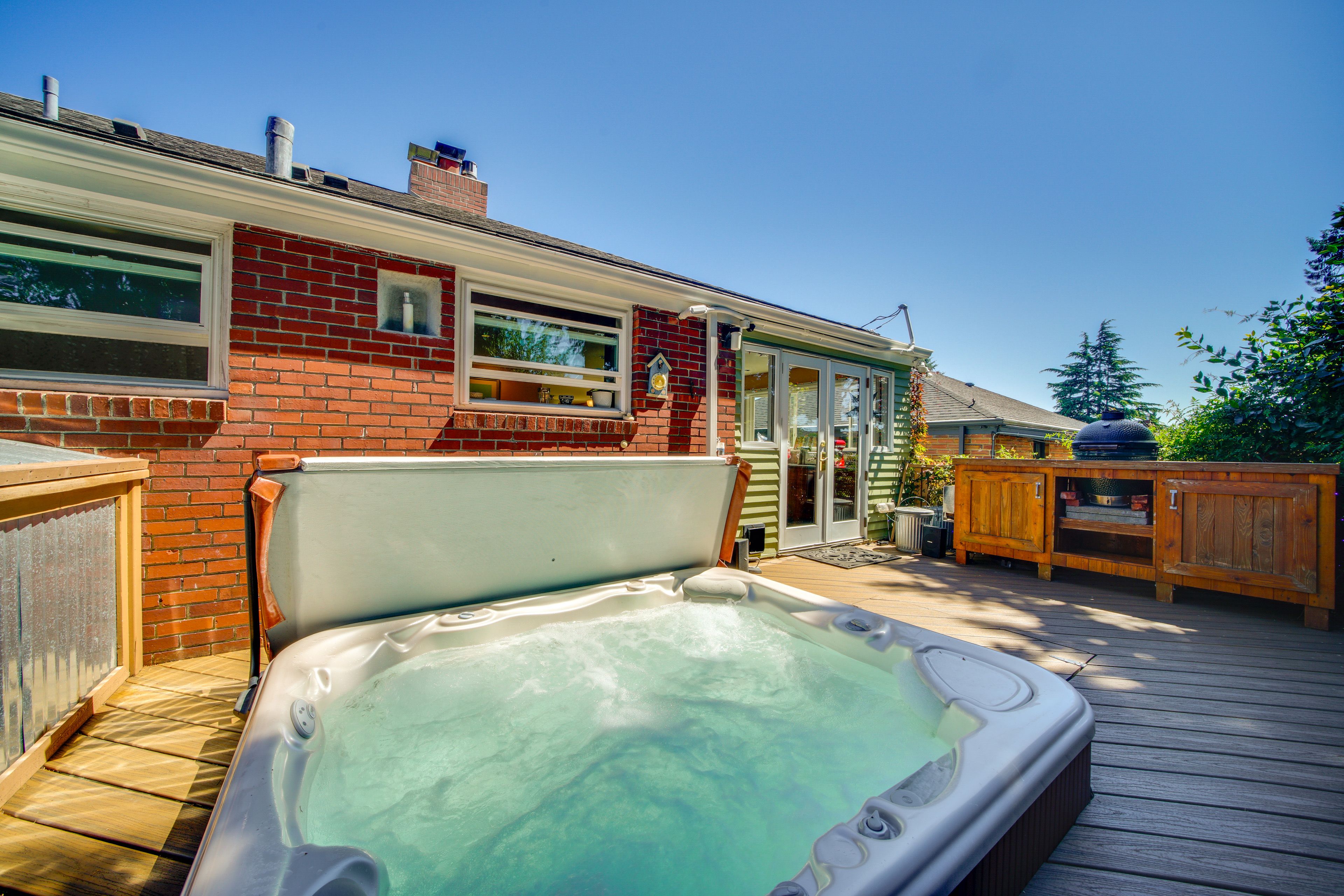 Private Deck & Hot Tub