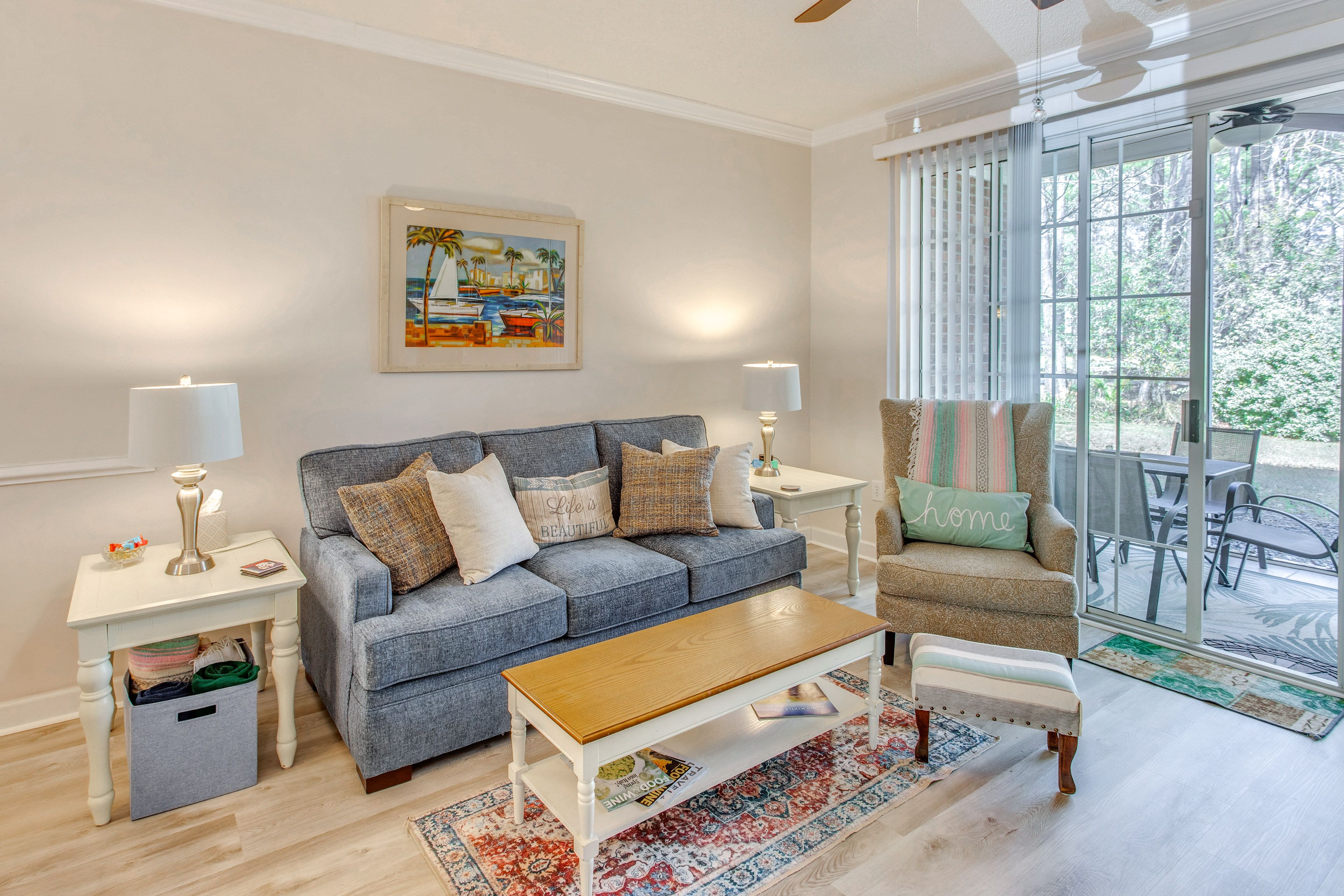 Living Room | Free WiFi | Central Heating & A/C | Smart TV | Queen Sleeper Sofa