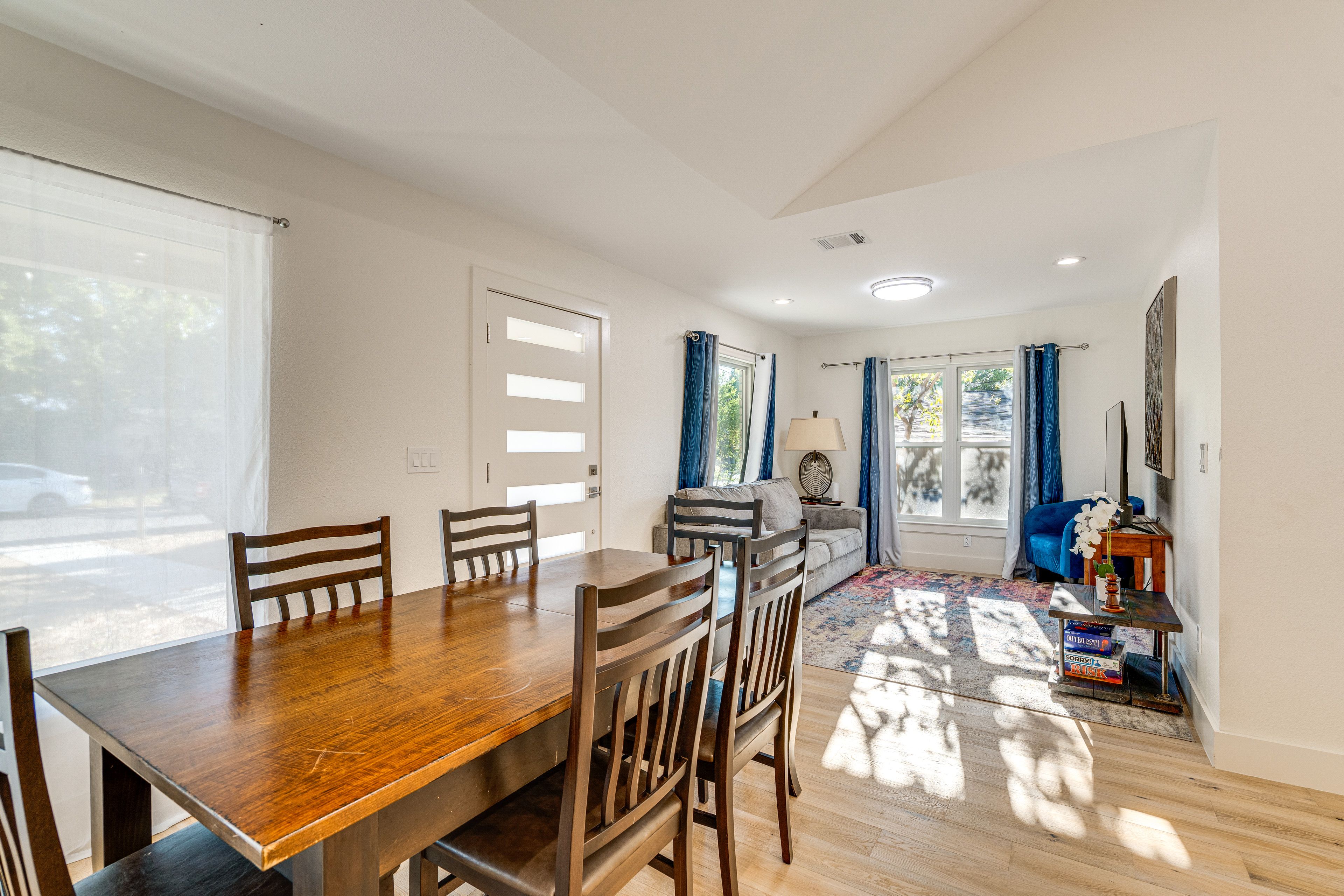 Dining Area | Dishware & Flatware
