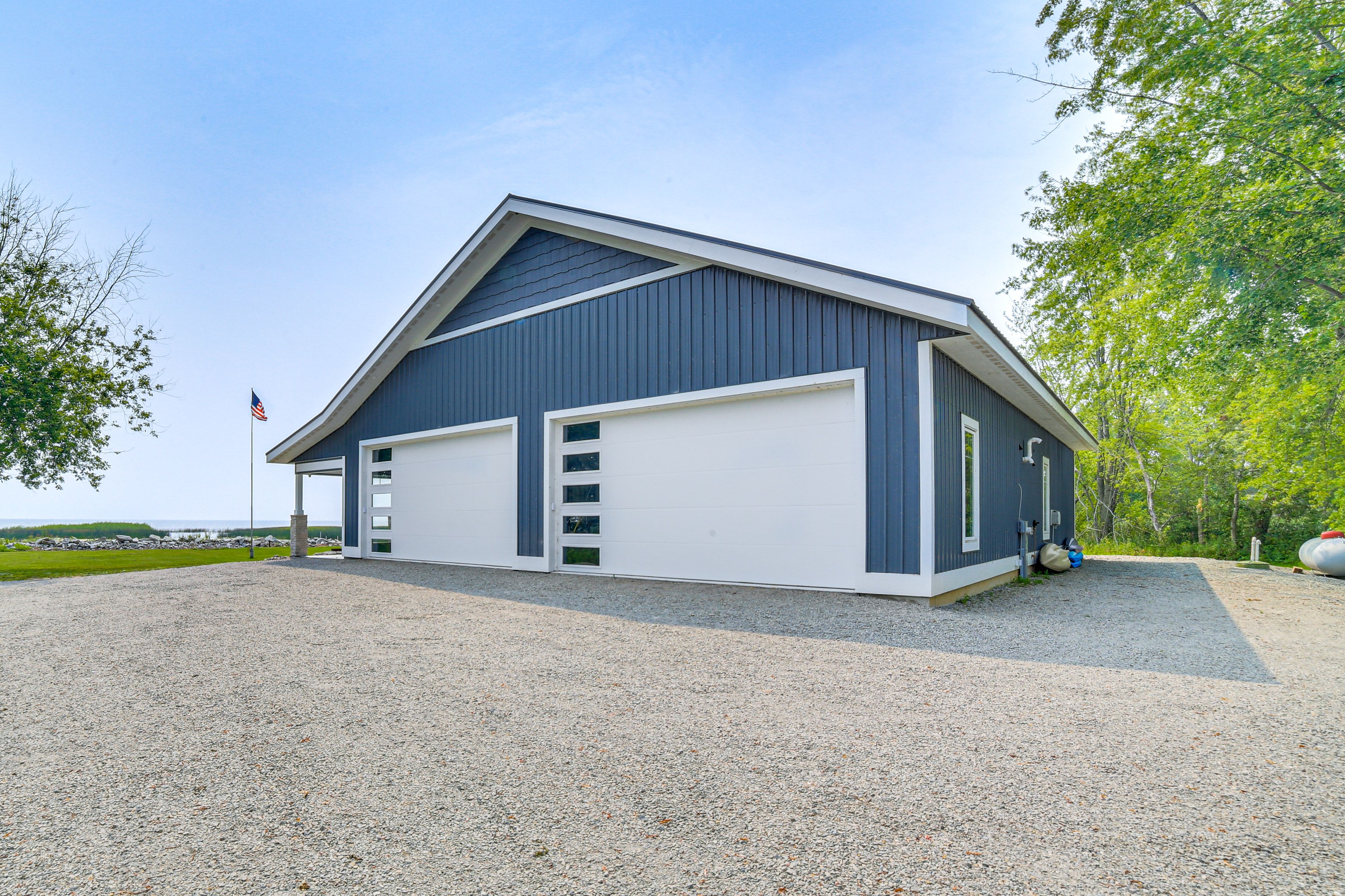 Parking | Gravel Driveway (3 Vehicles)
