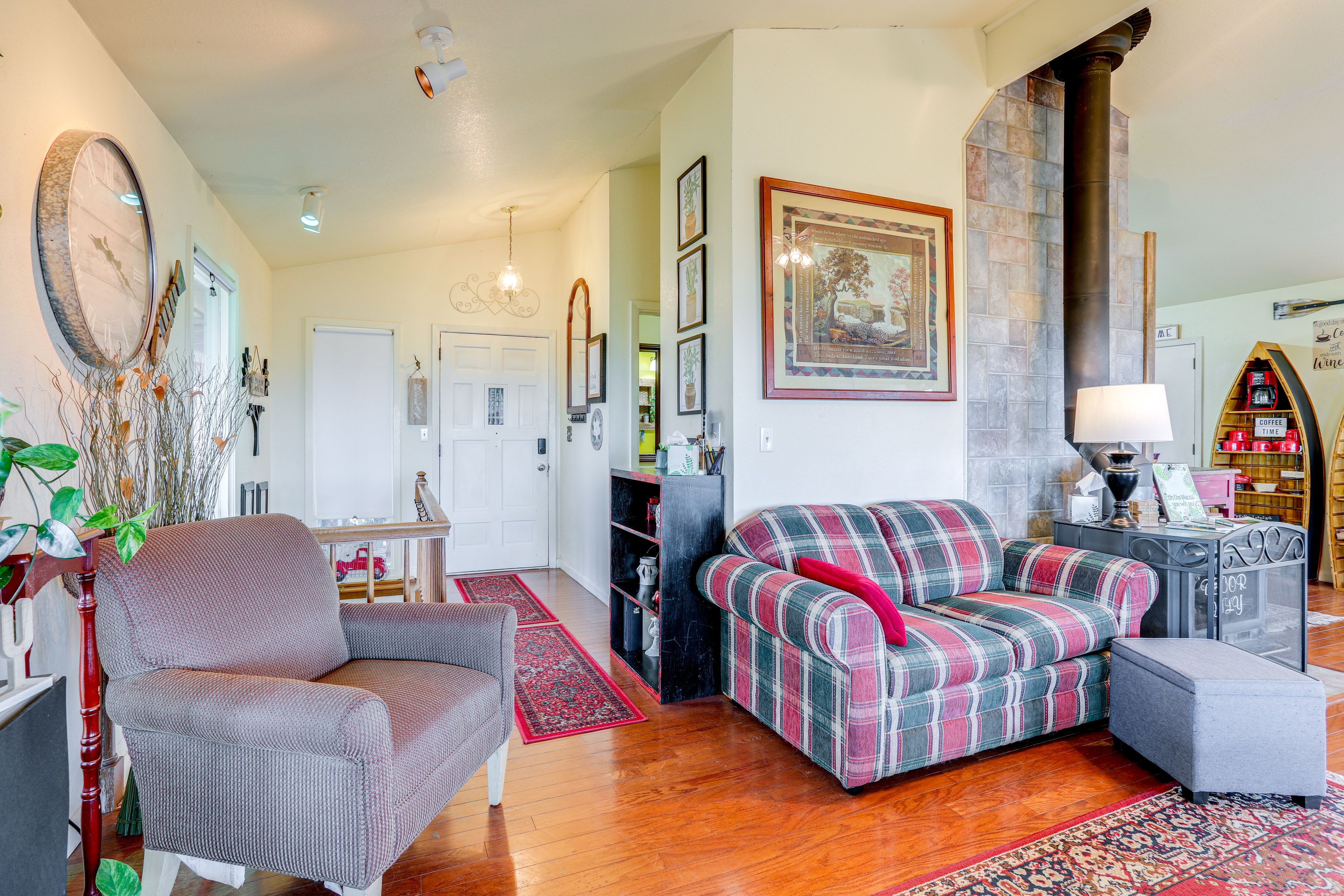 Foyer & Living Room | Main Level | Smart TV