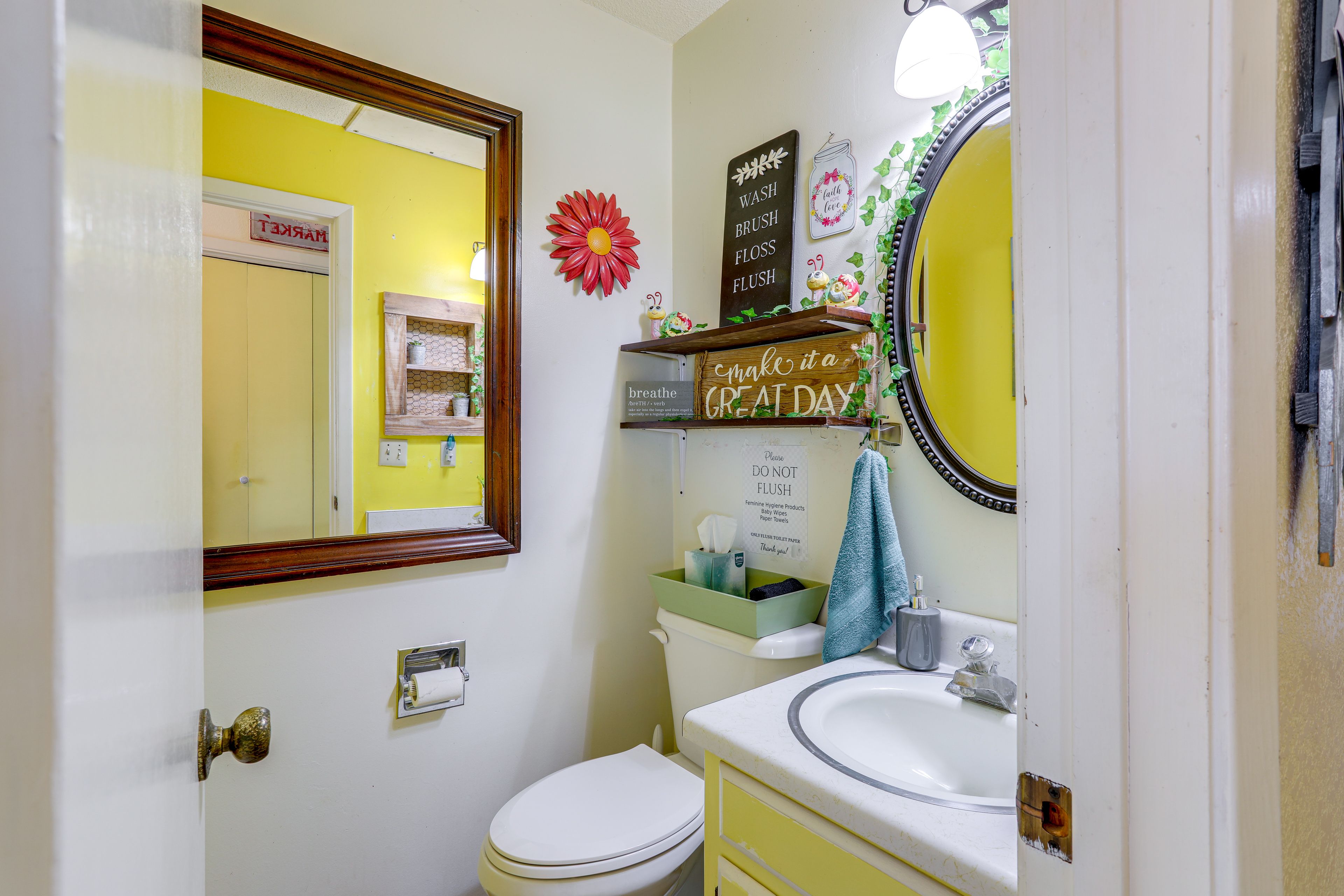 Half Bathroom | Main Level