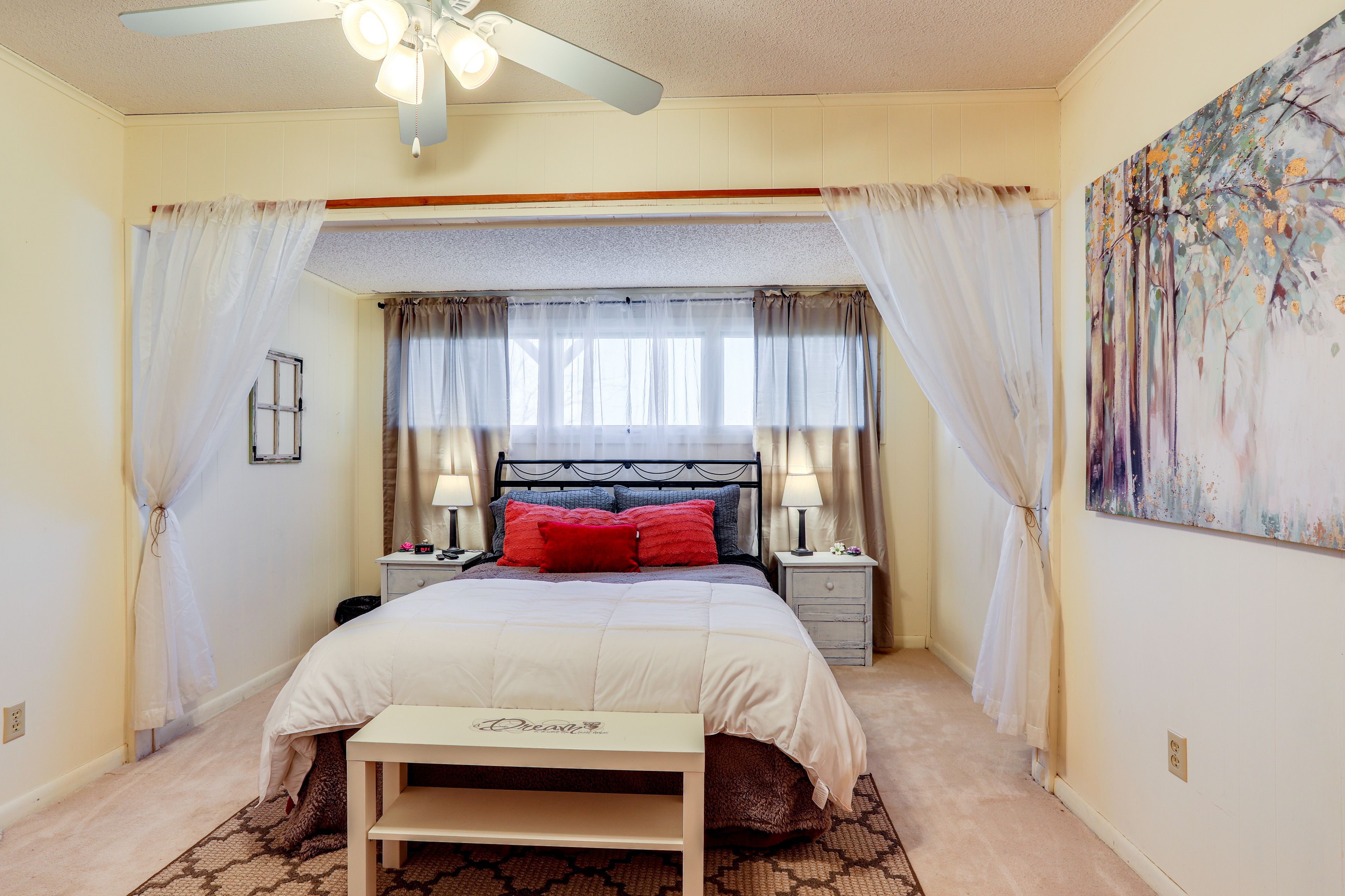 Bedroom 2 | Lower Level | Queen Bed | Smart TV