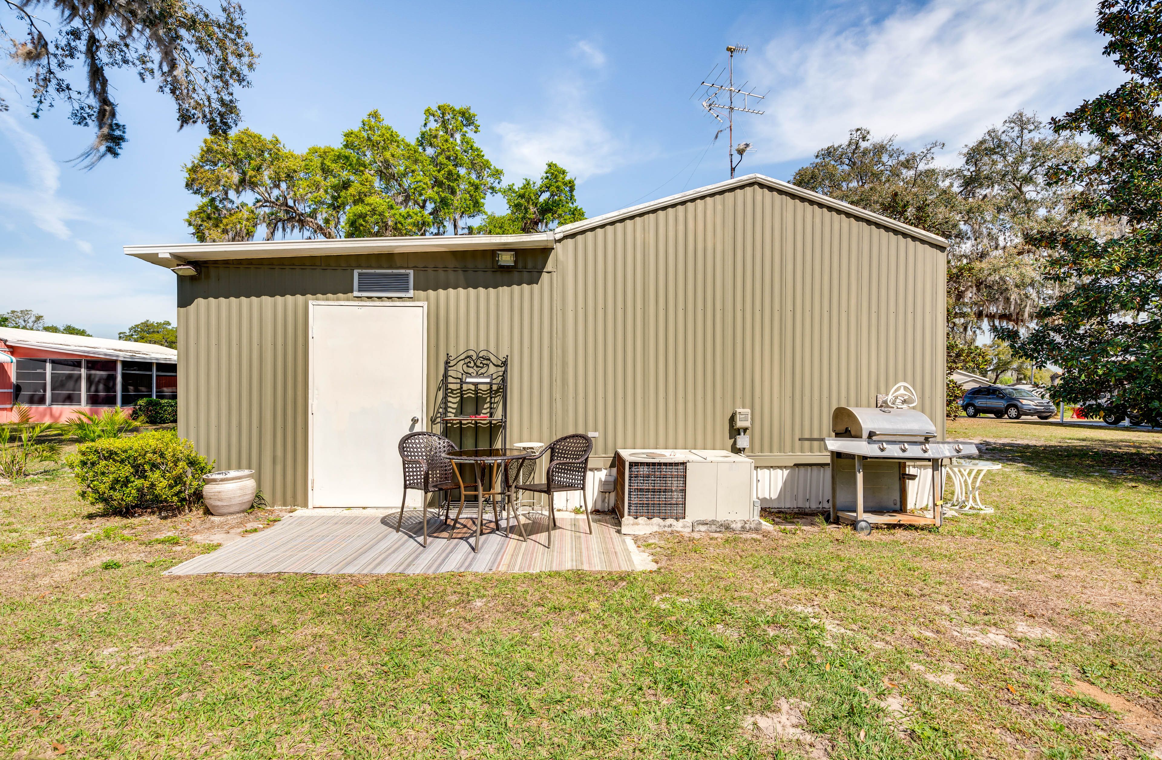 House Exterior | Patio | Dining Area | Gas Grill | Blackstone Griddle
