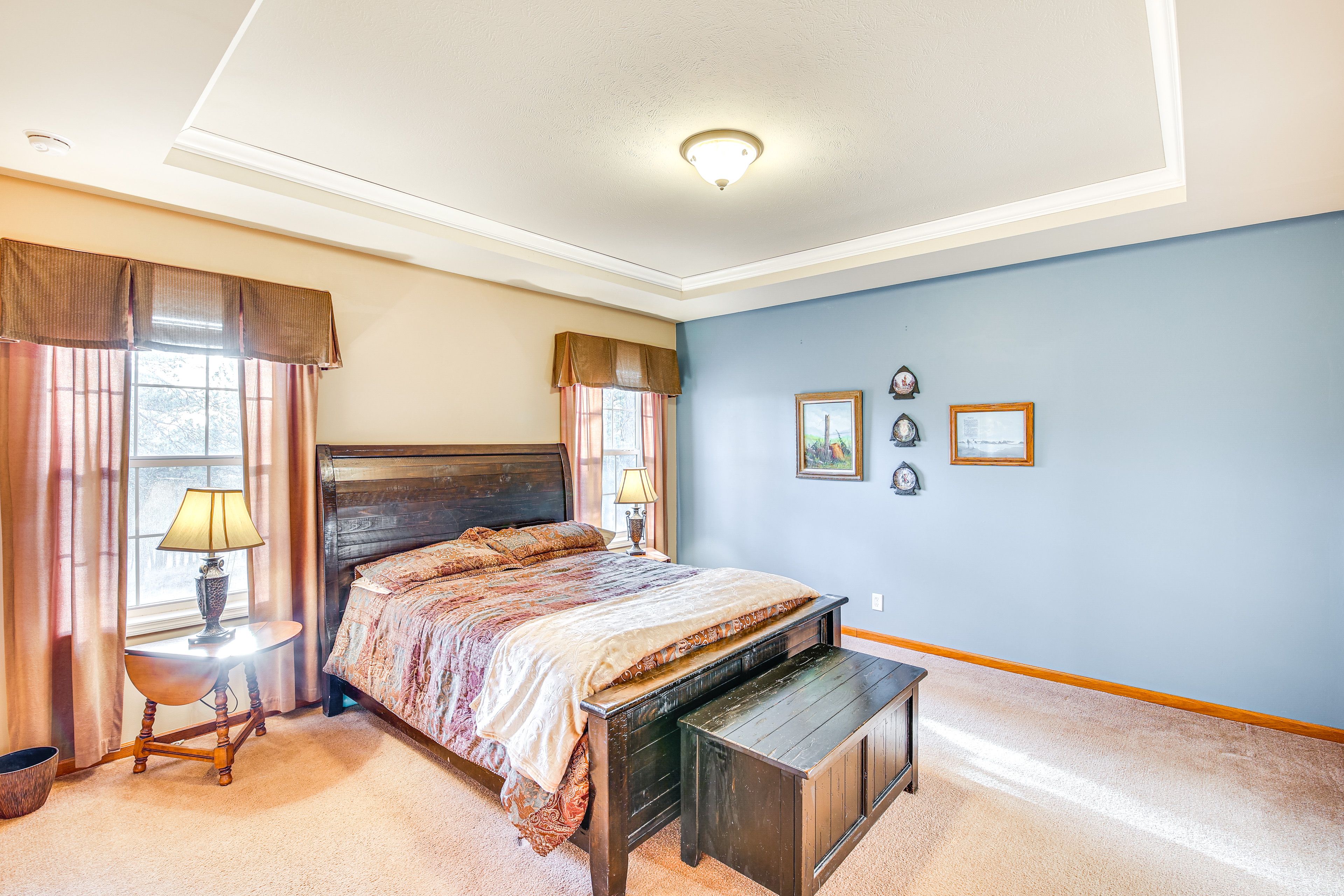 Bedroom 1 | Queen Bed