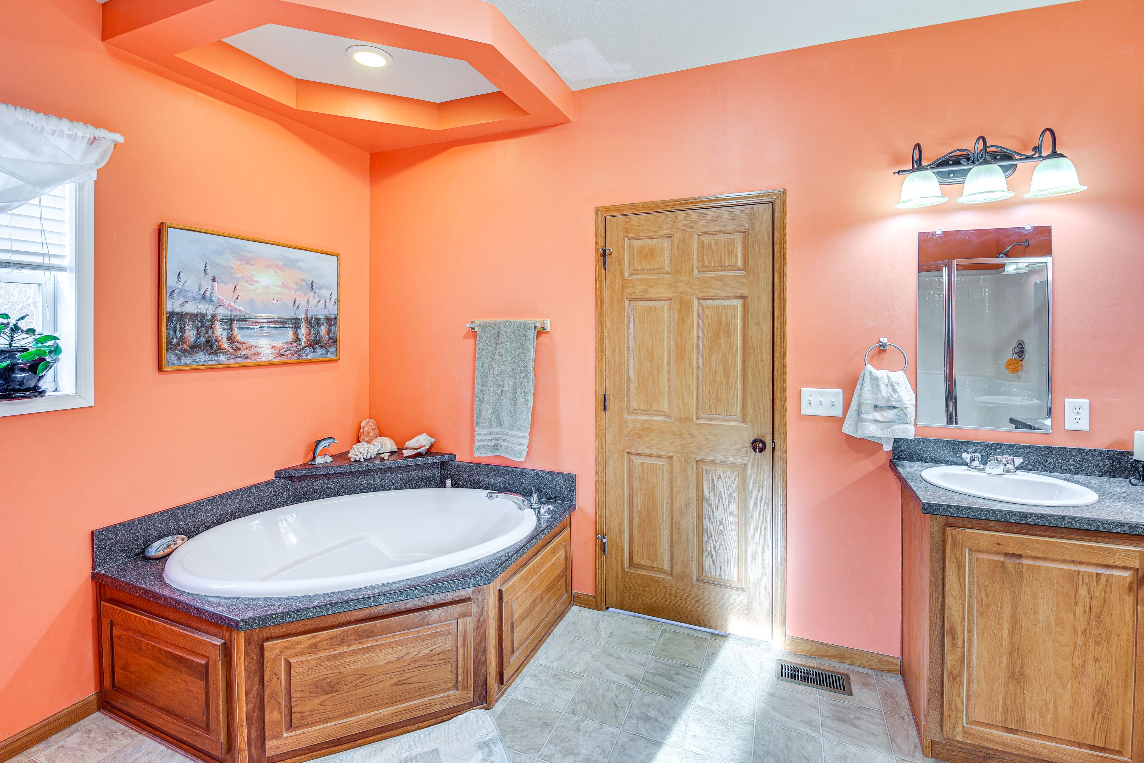 En-Suite Bathroom | Towels Provided