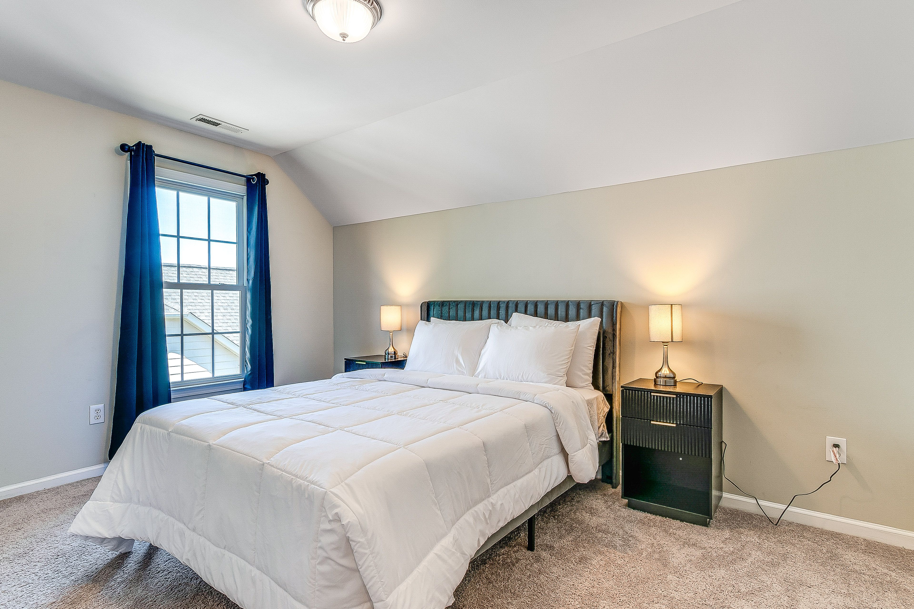 Bedroom 4 | 2nd Floor | Queen Bed