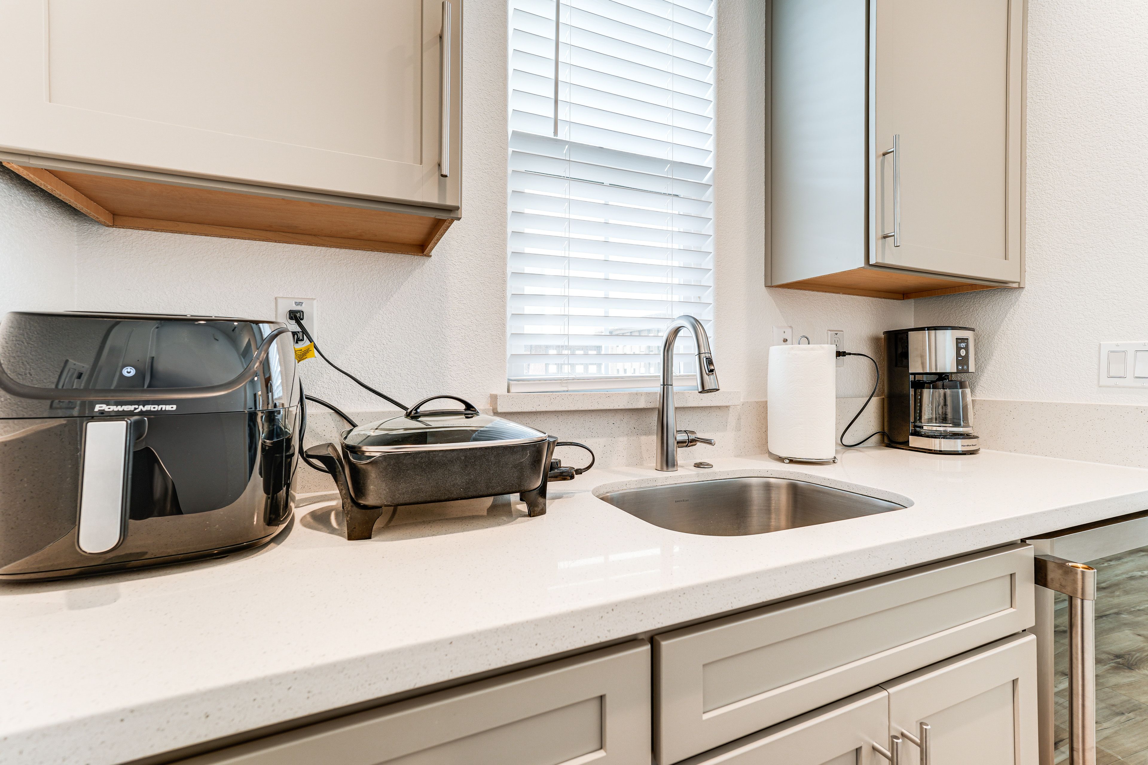 Kitchenette | Hot Plate | Air Fryer | Drip Coffee Maker