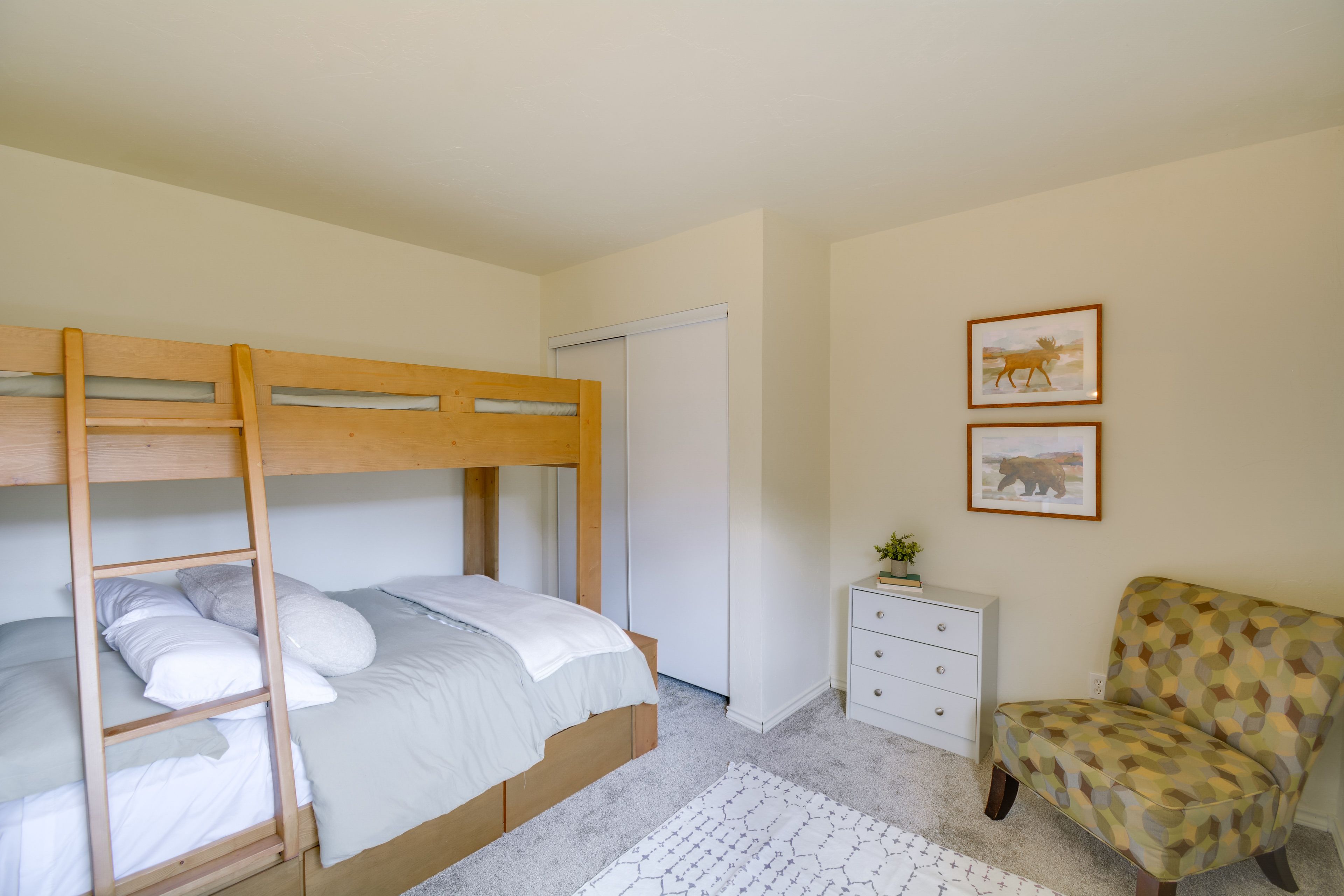 Bedroom 4 | Twin/Full Bunk Bed | 1st Floor