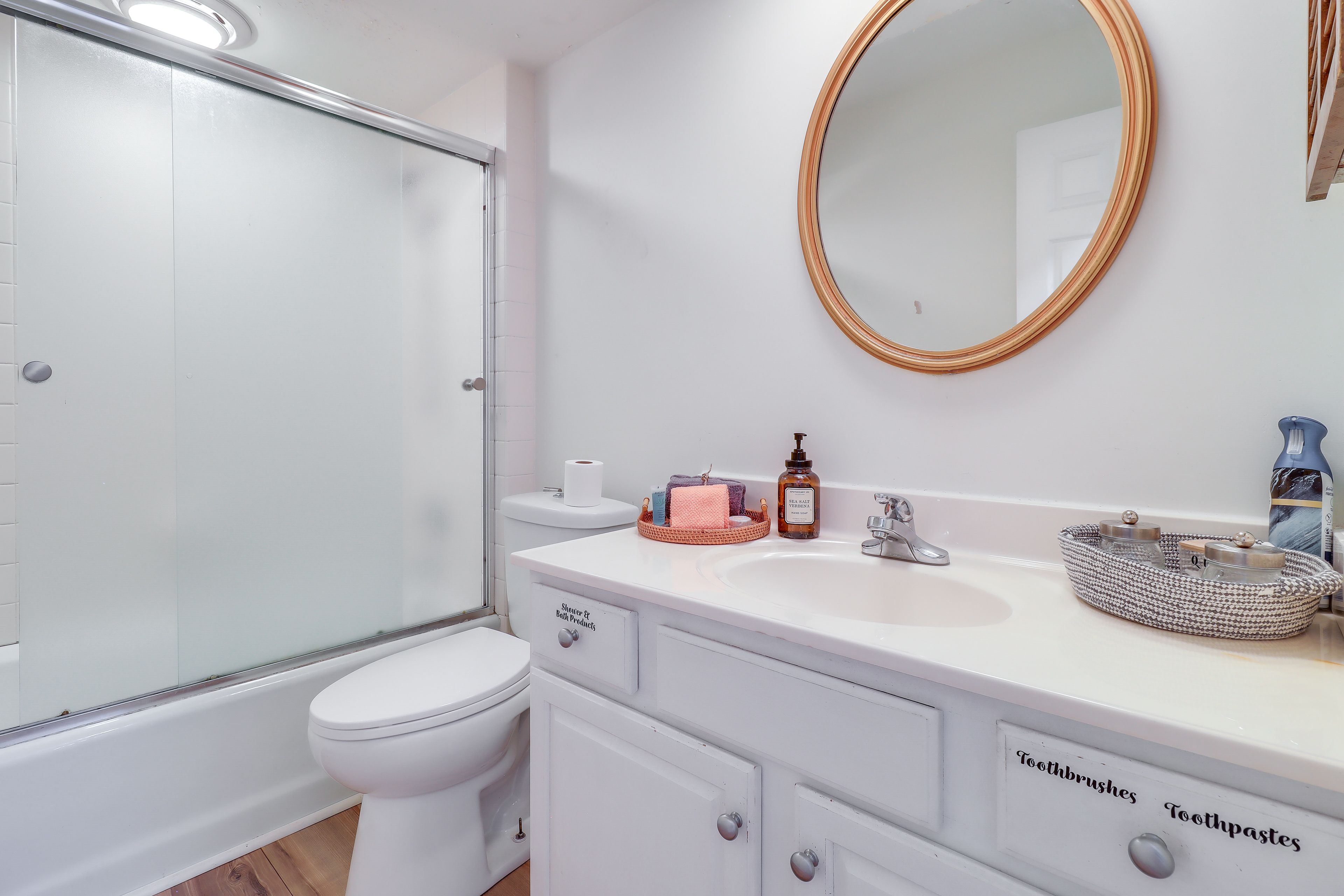 Full Bathroom