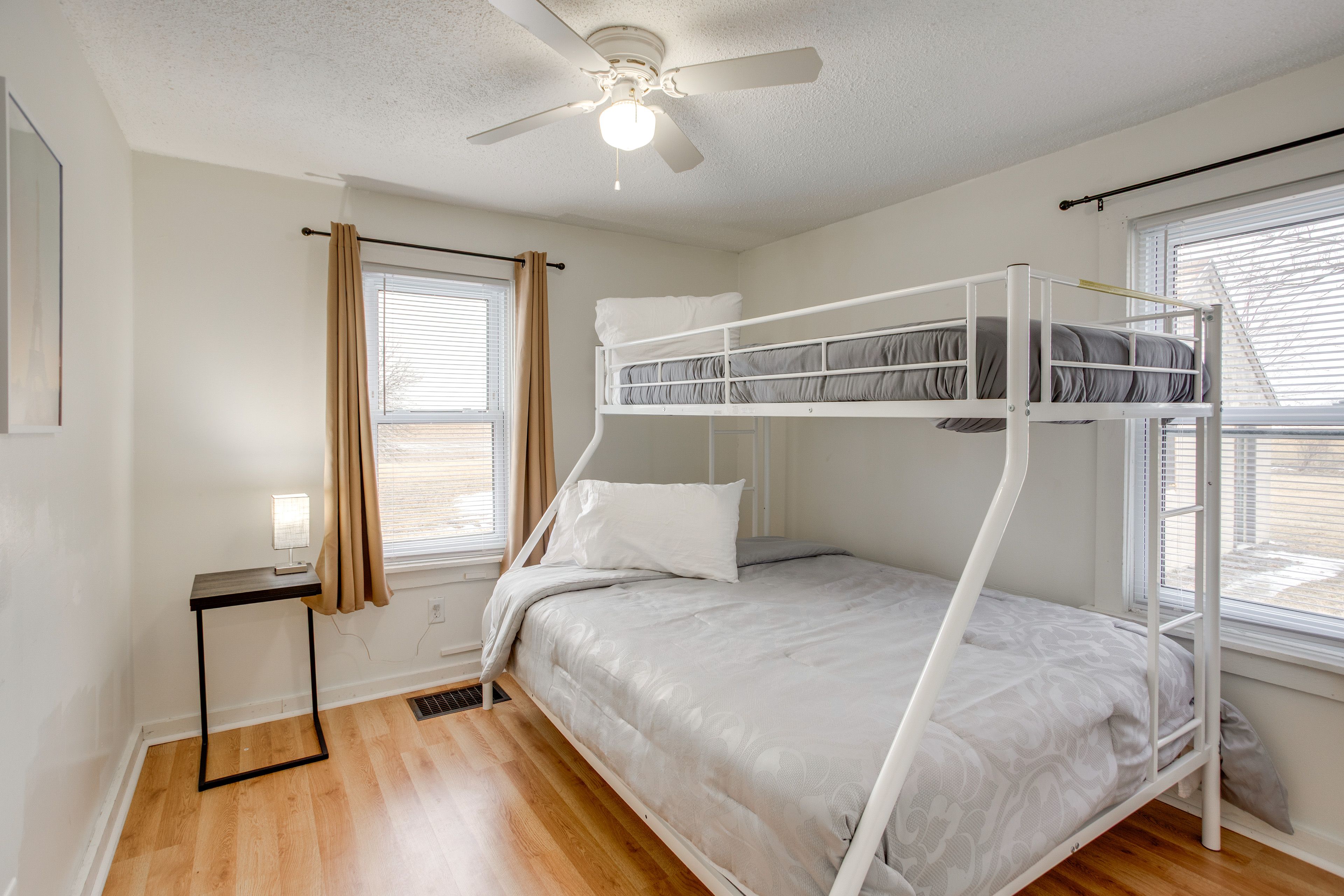 Bedroom 3 | Twin/Full Bunk Bed