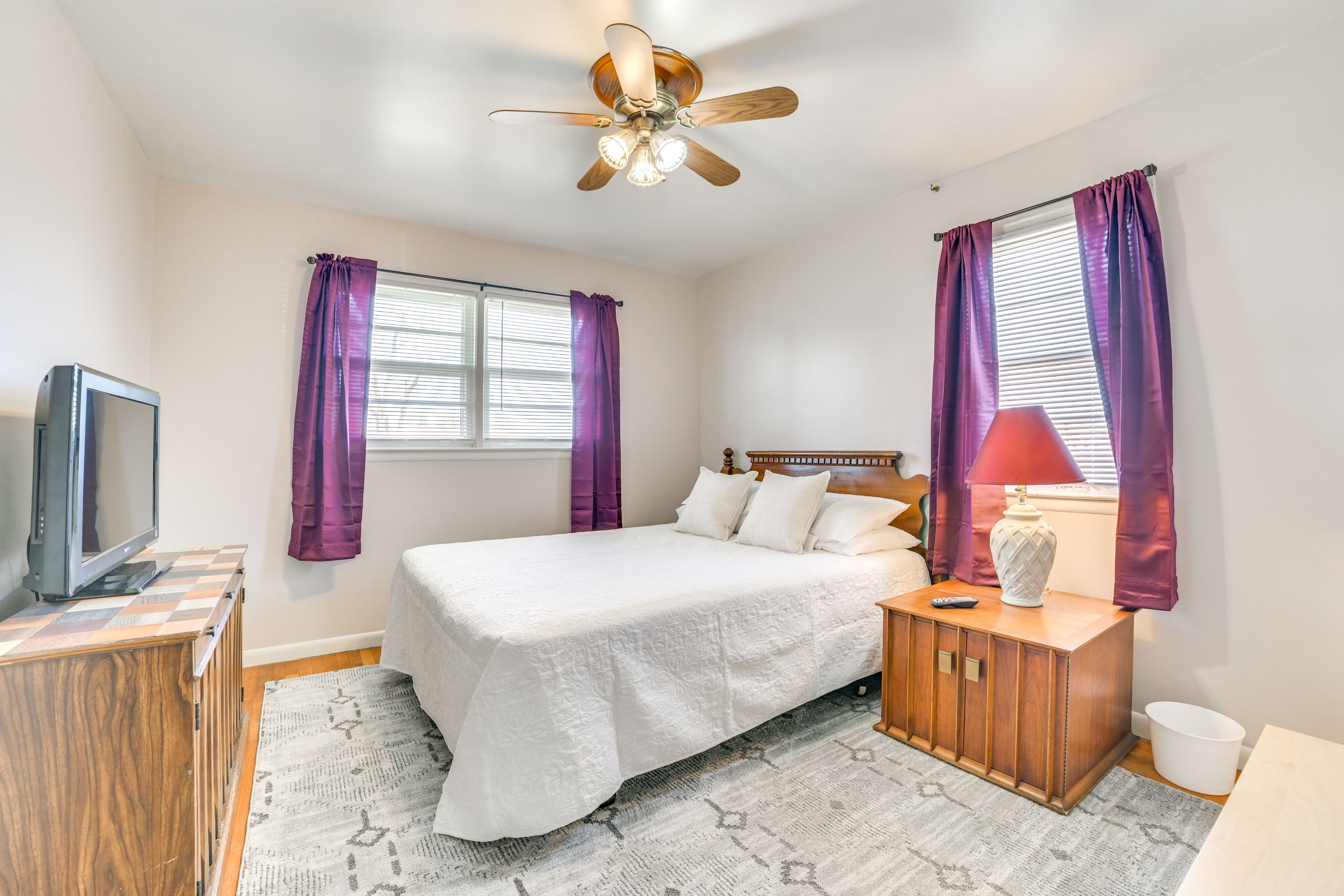 Bedroom 1 | Queen Bed | Linens Provided