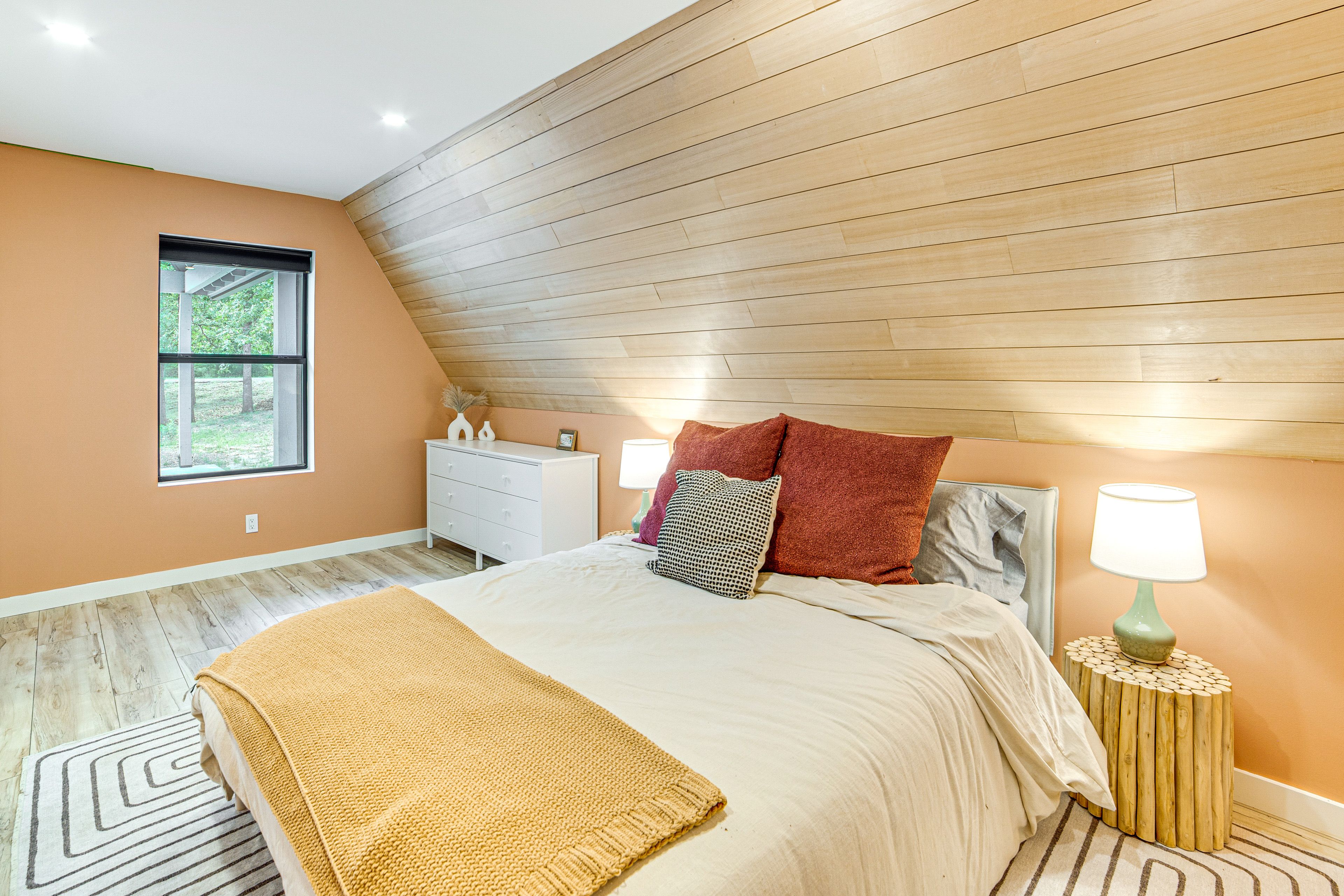 Bedroom 3 | Queen Bed | 1st Floor