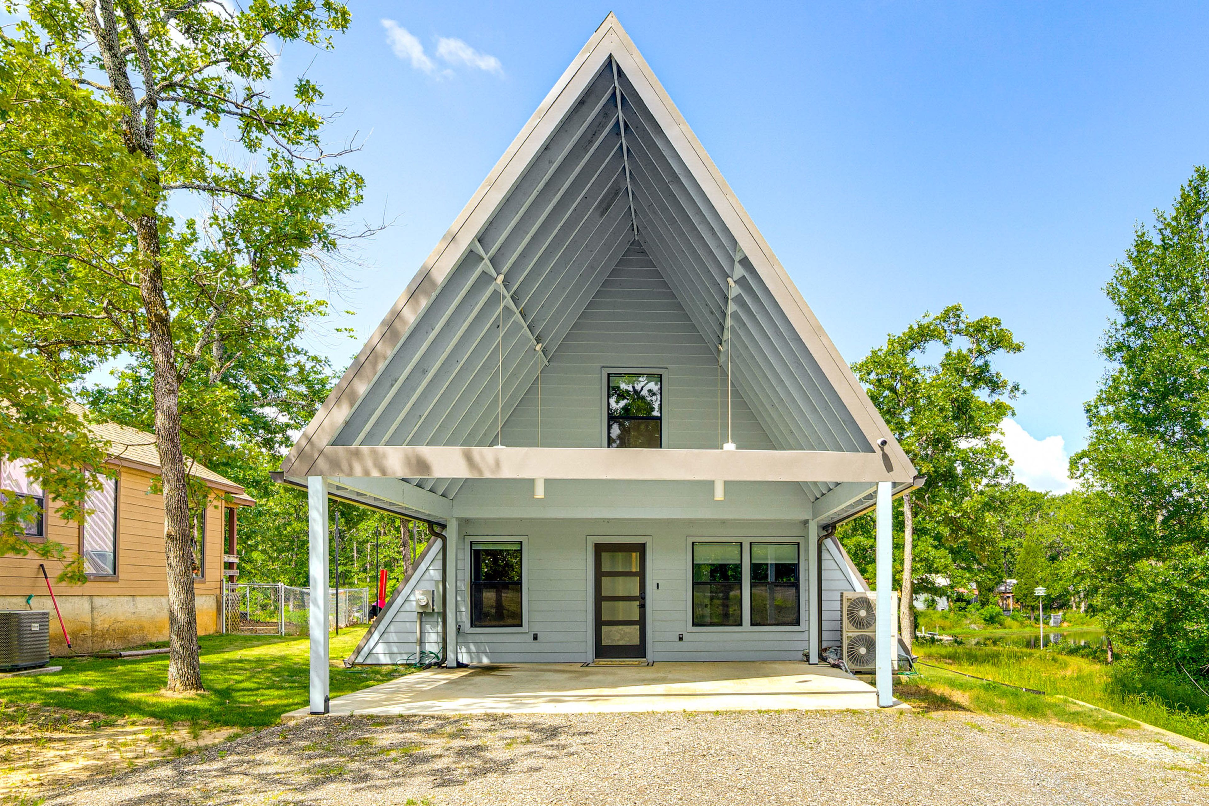 Parking | Carport (2 Vehicles) | Driveway (2 Vehicles)