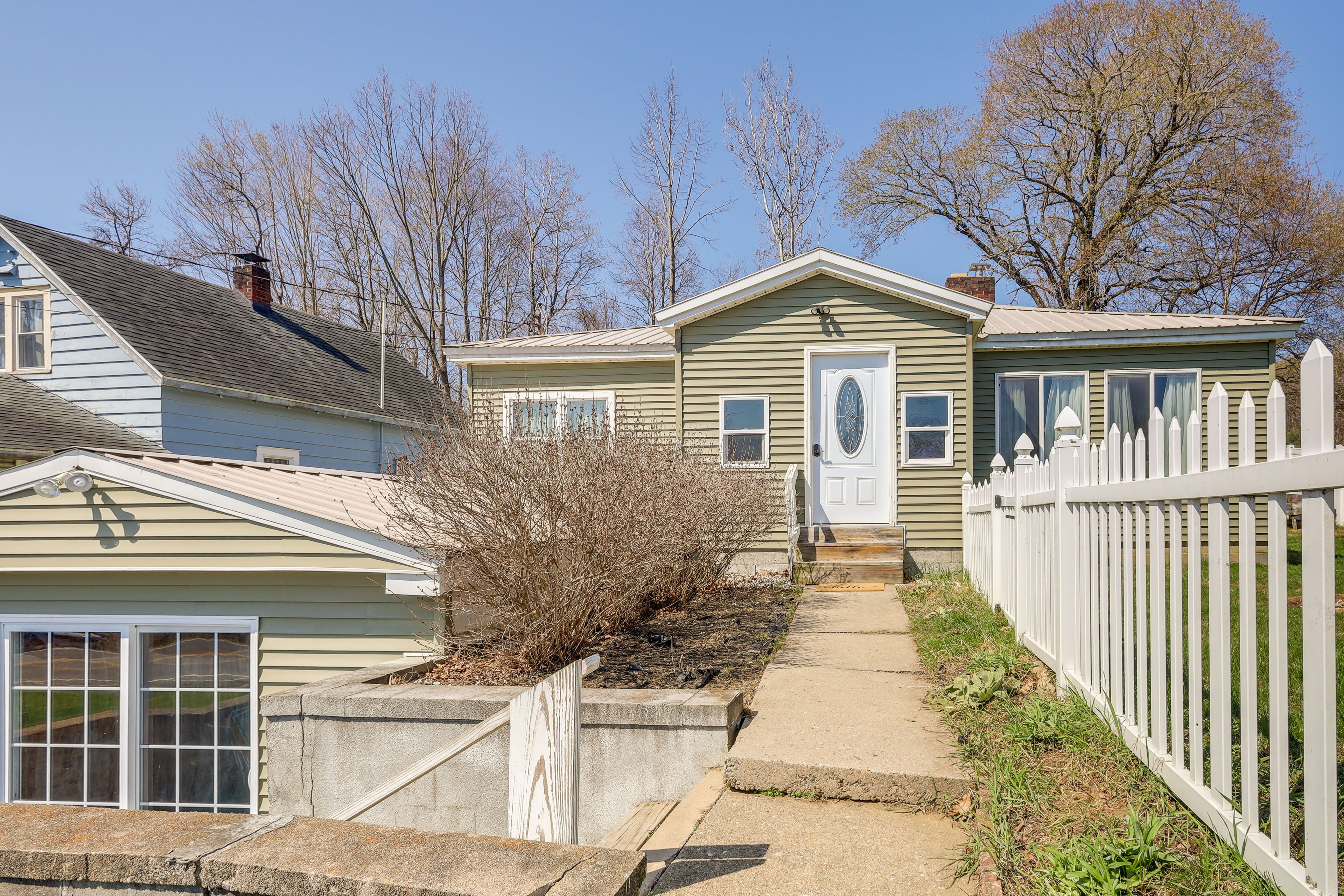 Property Exterior | Boat Trailer Parking Allowed