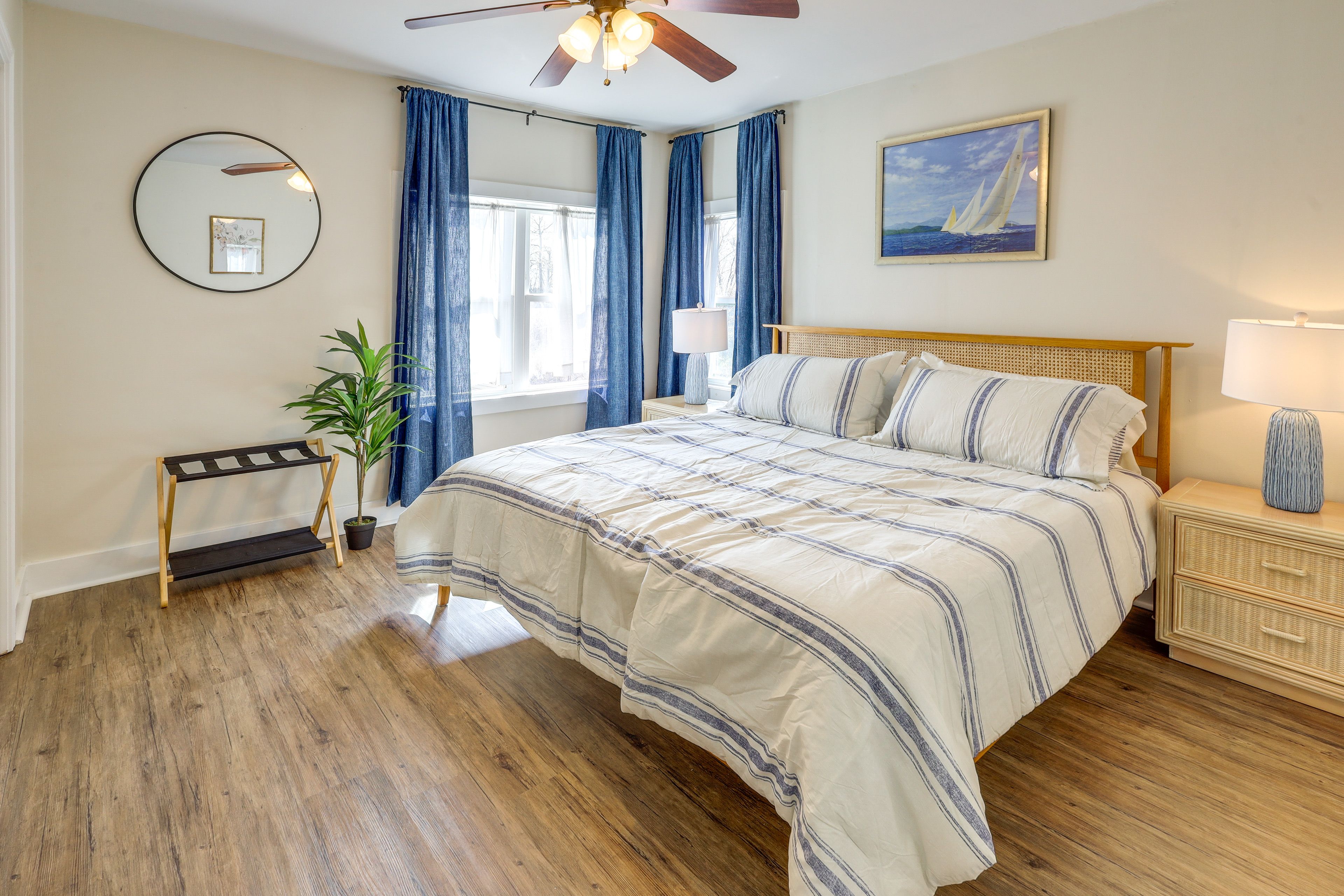 Bedroom 1 | King Bed | Linens Provided