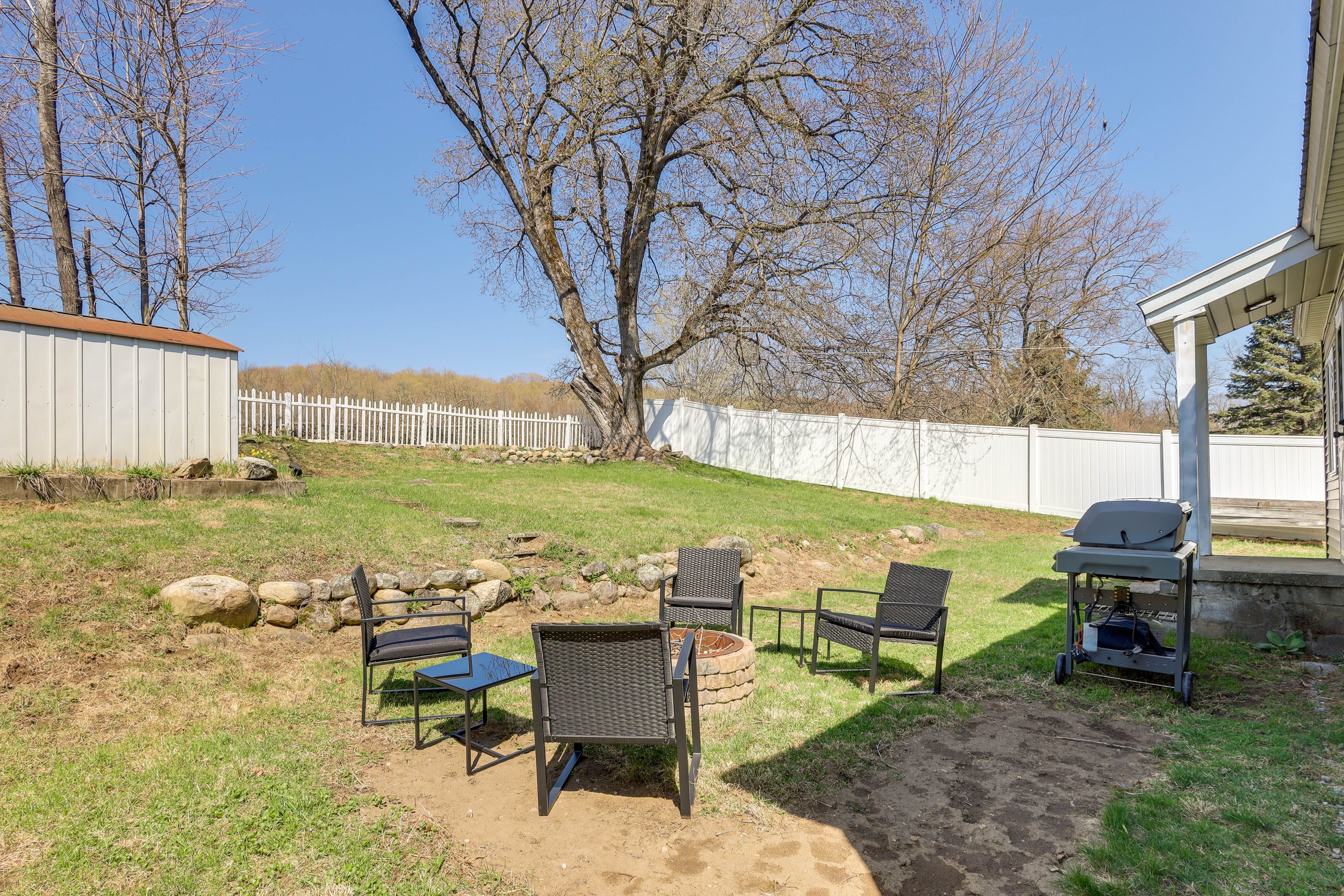 Fenced Yard | Gas Grill | Dining Area