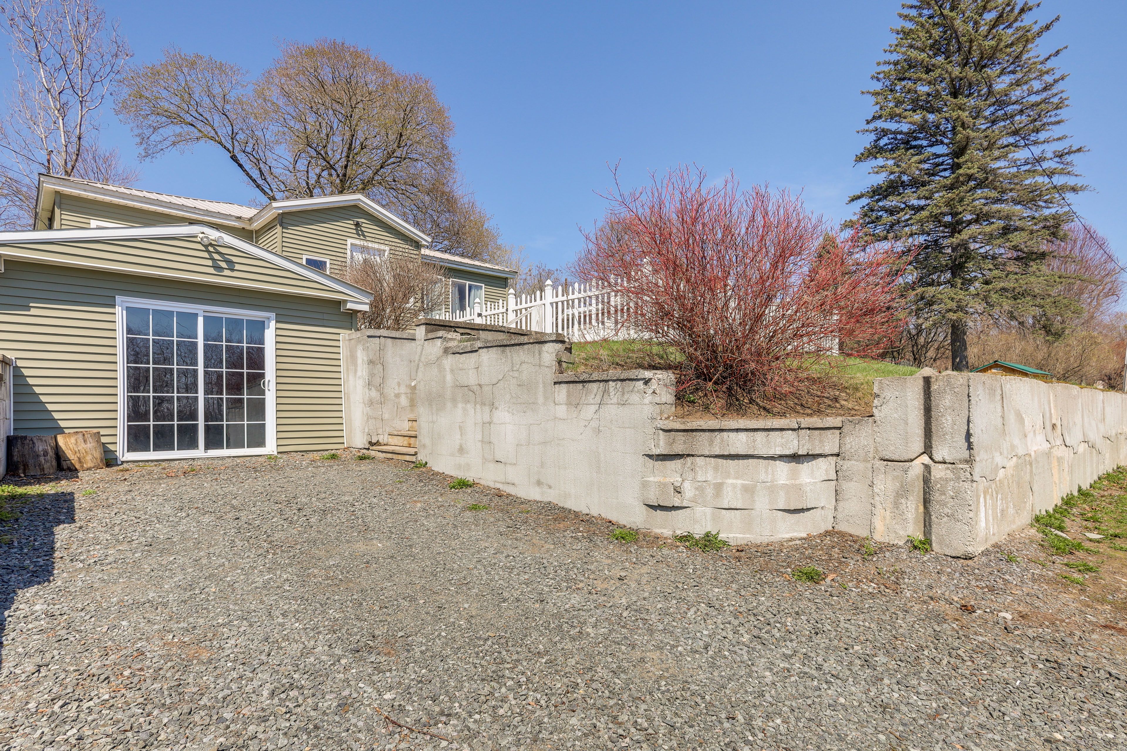 Parking | Gravel Driveway (2 Vehicles) | Summer Street Parking (2 Vehicles)