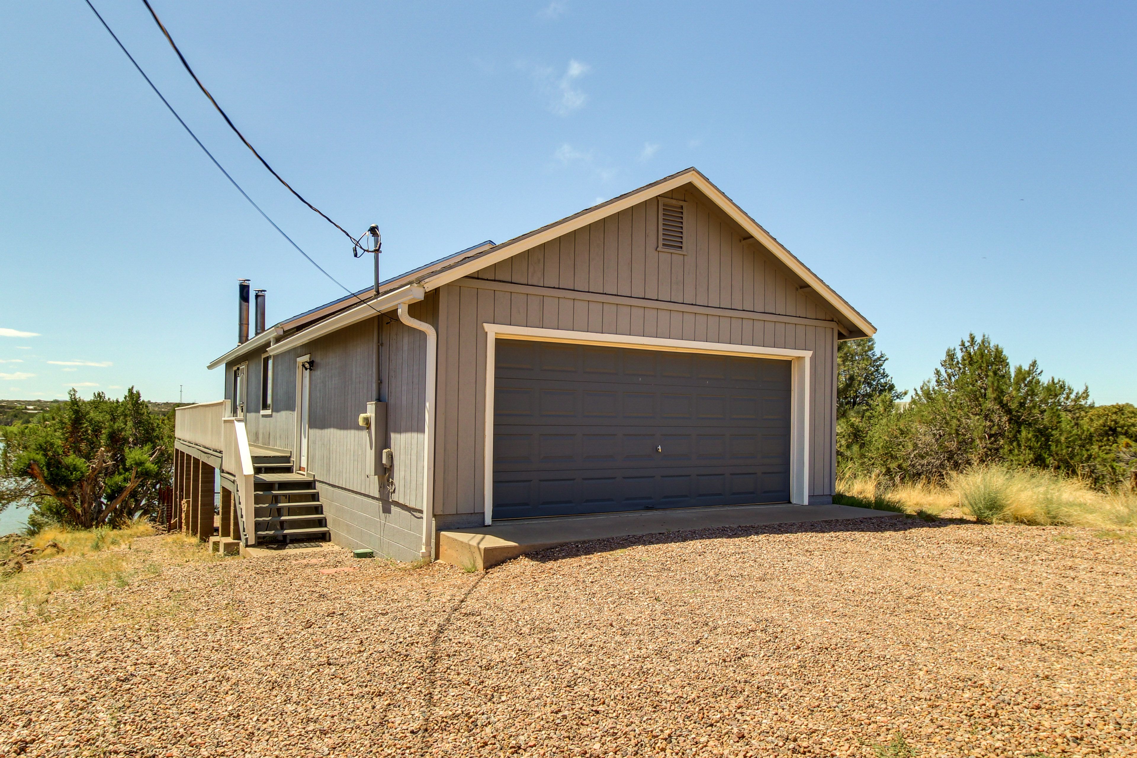 Parking | Gravel Driveway (3 Vehicles)