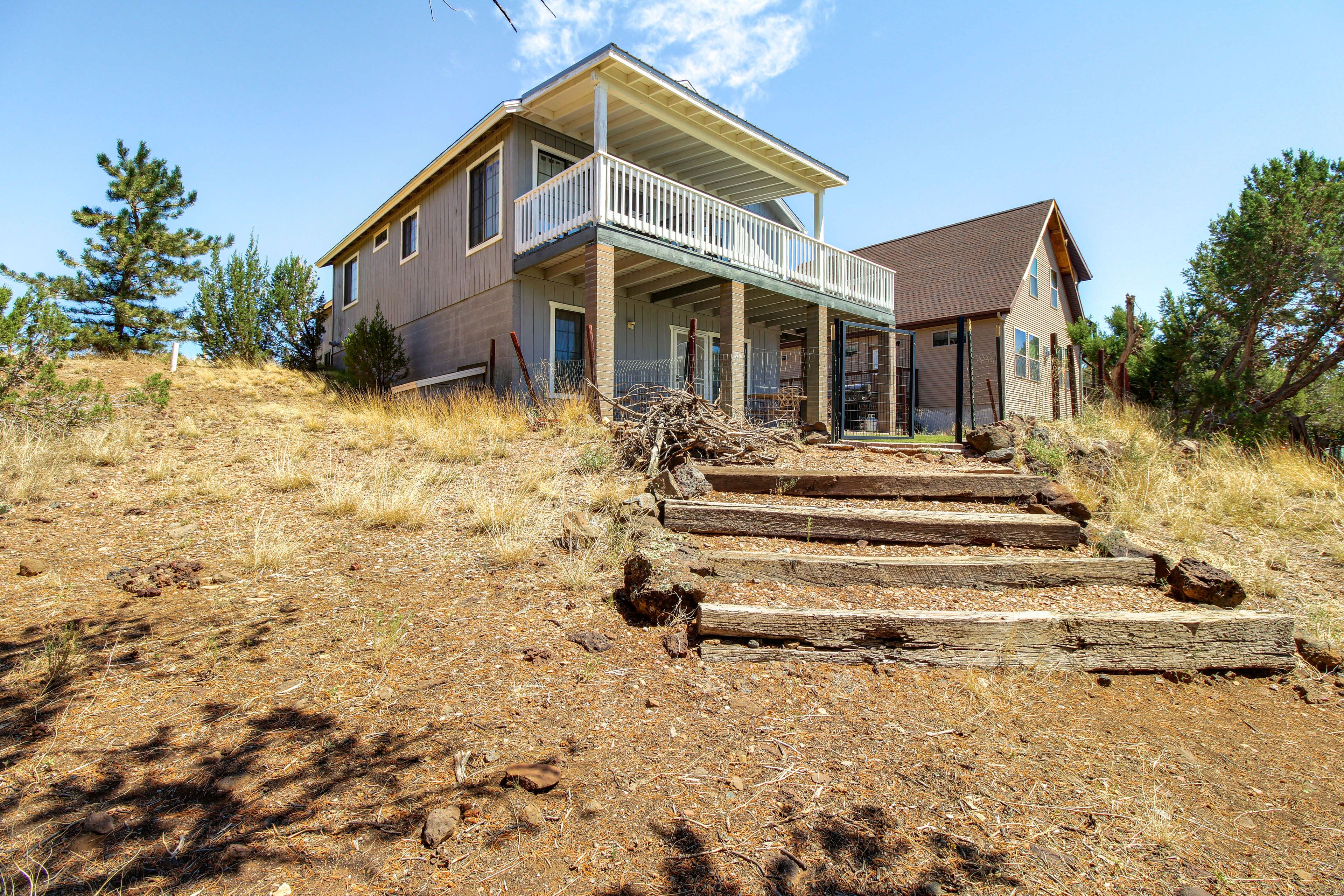 Back Exterior | Enclosed Yard | Shore Access | Pedal Boat | Life Vests