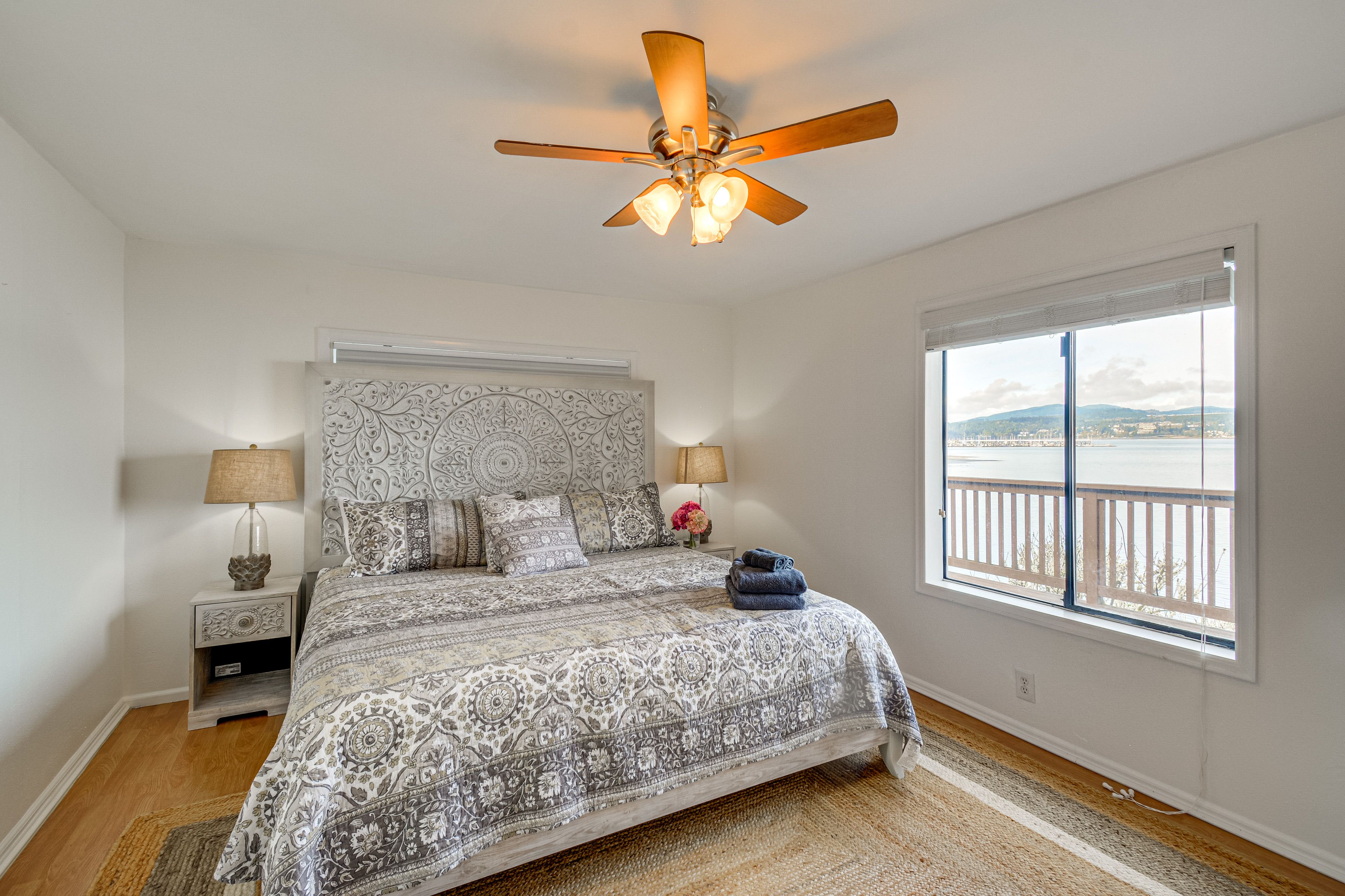 Bedroom 1 | King Bed | 1st Floor