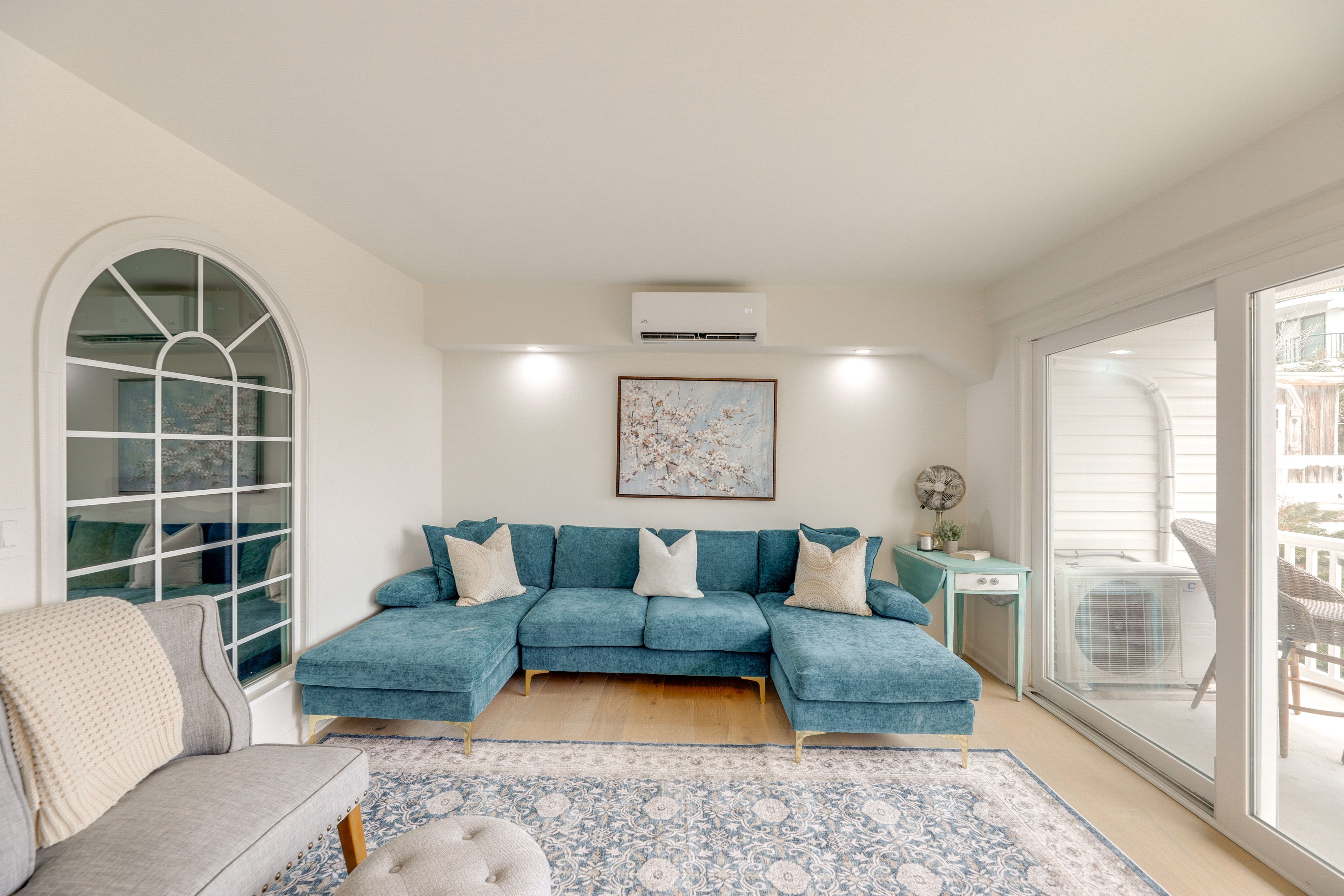 Studio Interior | Full Murphy Bed