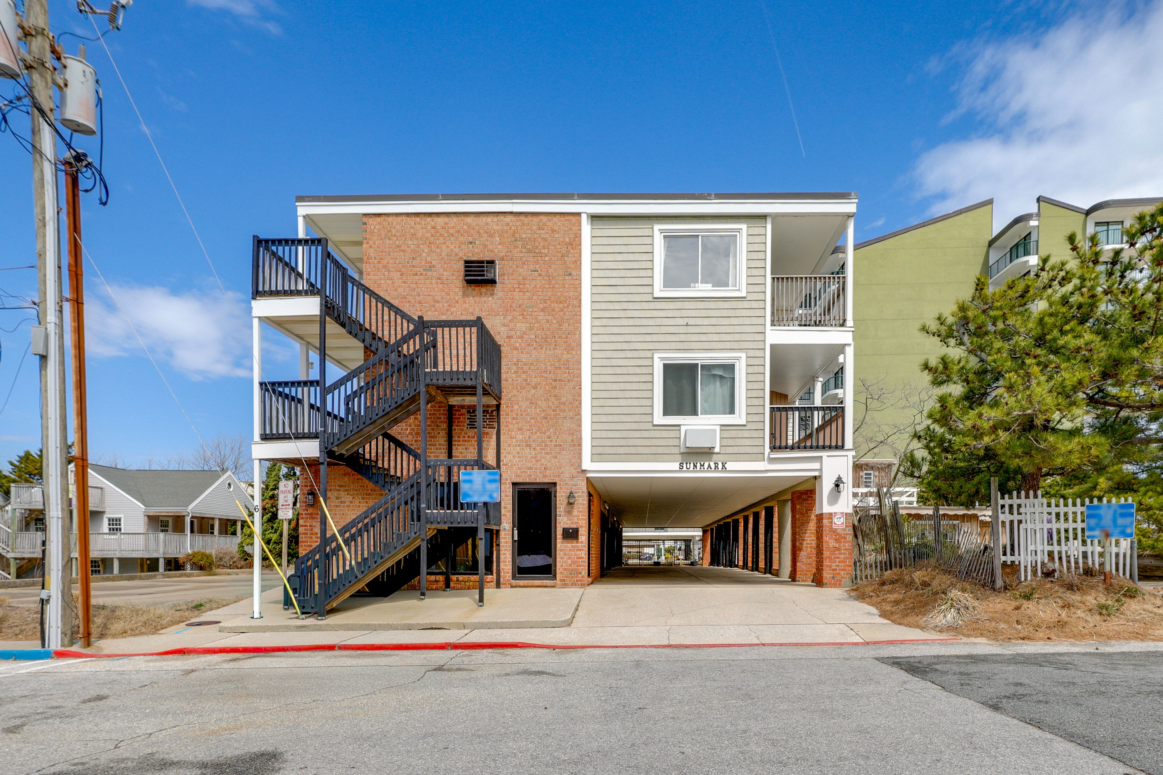 Parking | Carport Area (1 Vehicle)