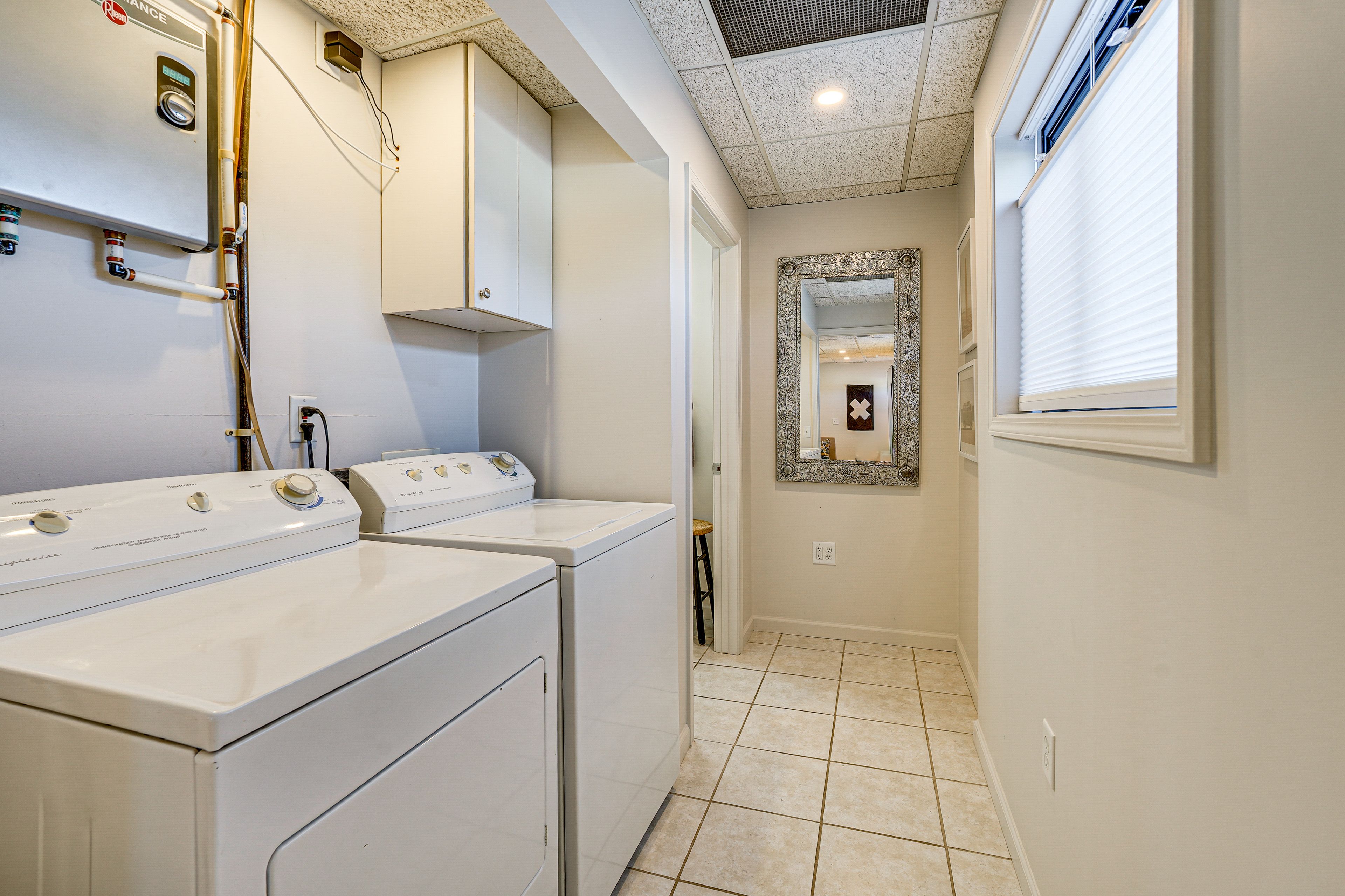 Laundry Room | Washer & Dryer