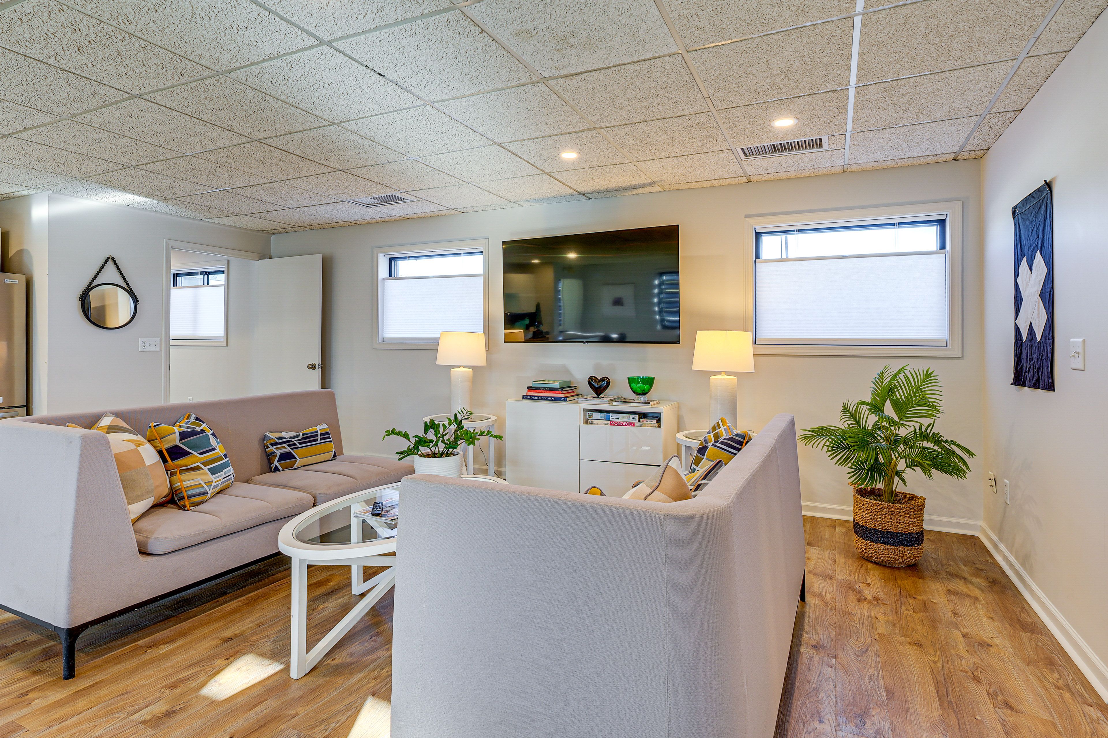 Living Room | Free WiFi | Central A/C & Heating