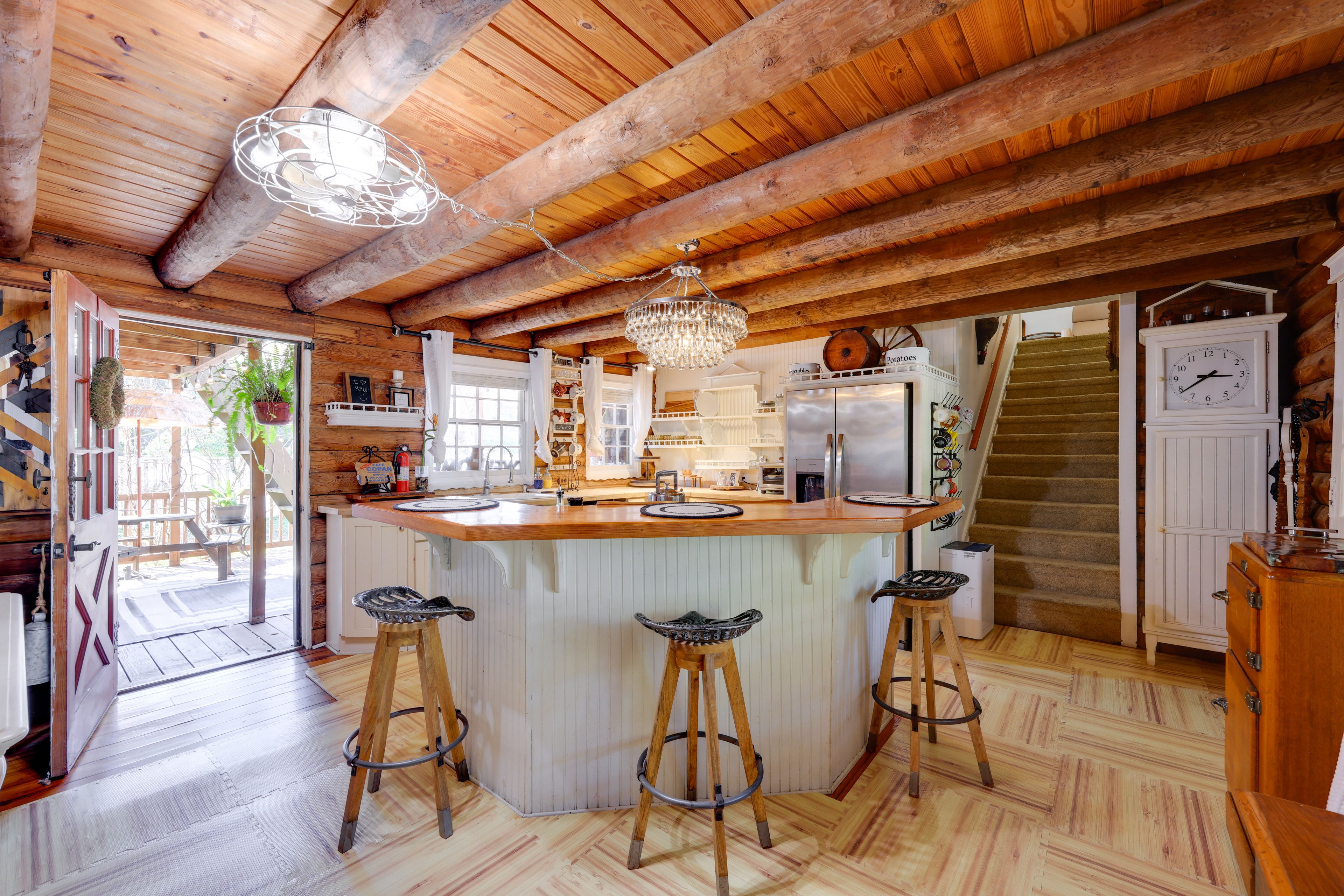 Kitchen | 1st Floor | Ninja Coffee Maker | Toaster | Blender | Dishwasher