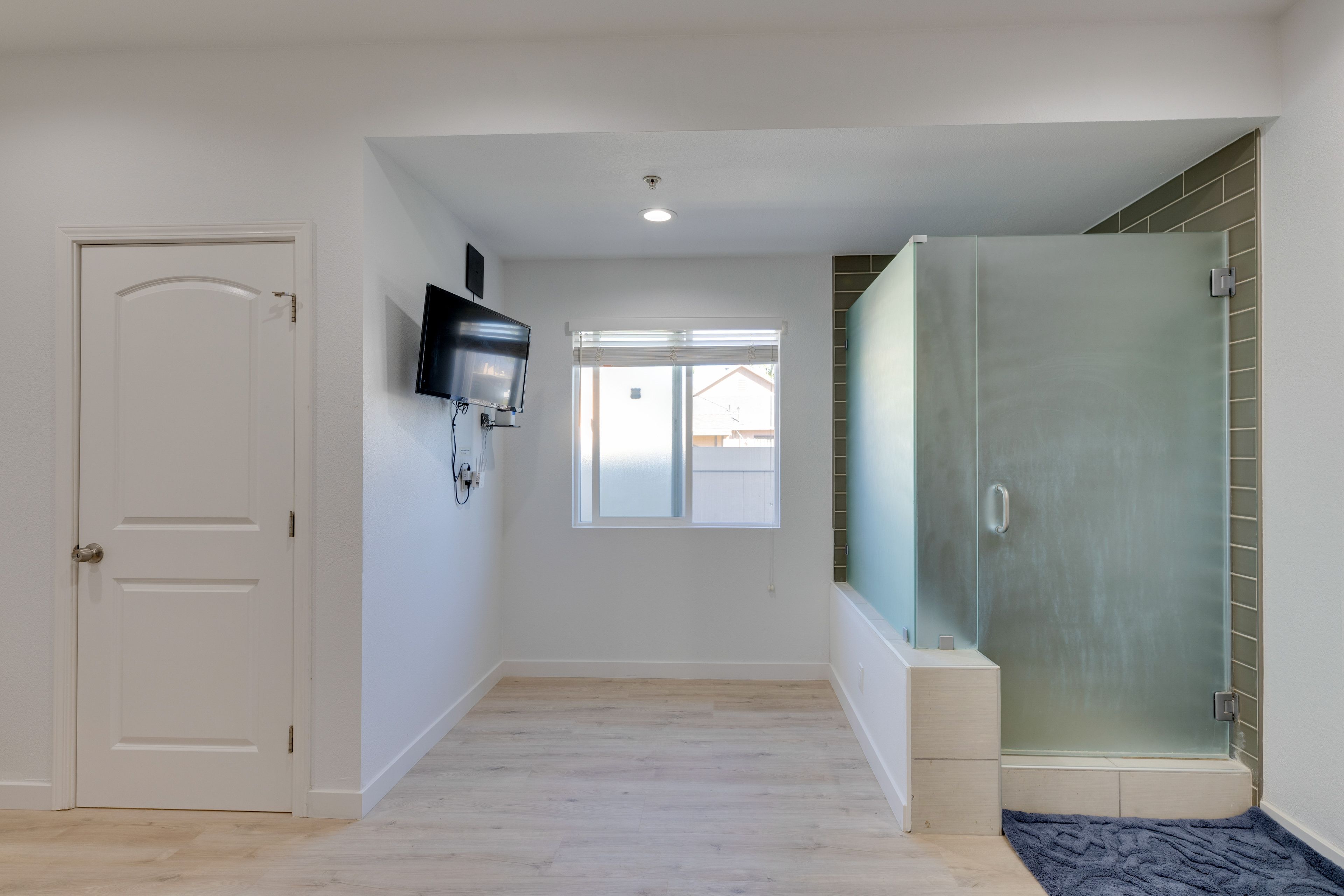 Living Area | Smart TV | Walk-In Shower | Shampoo & Conditioner | Body Wash