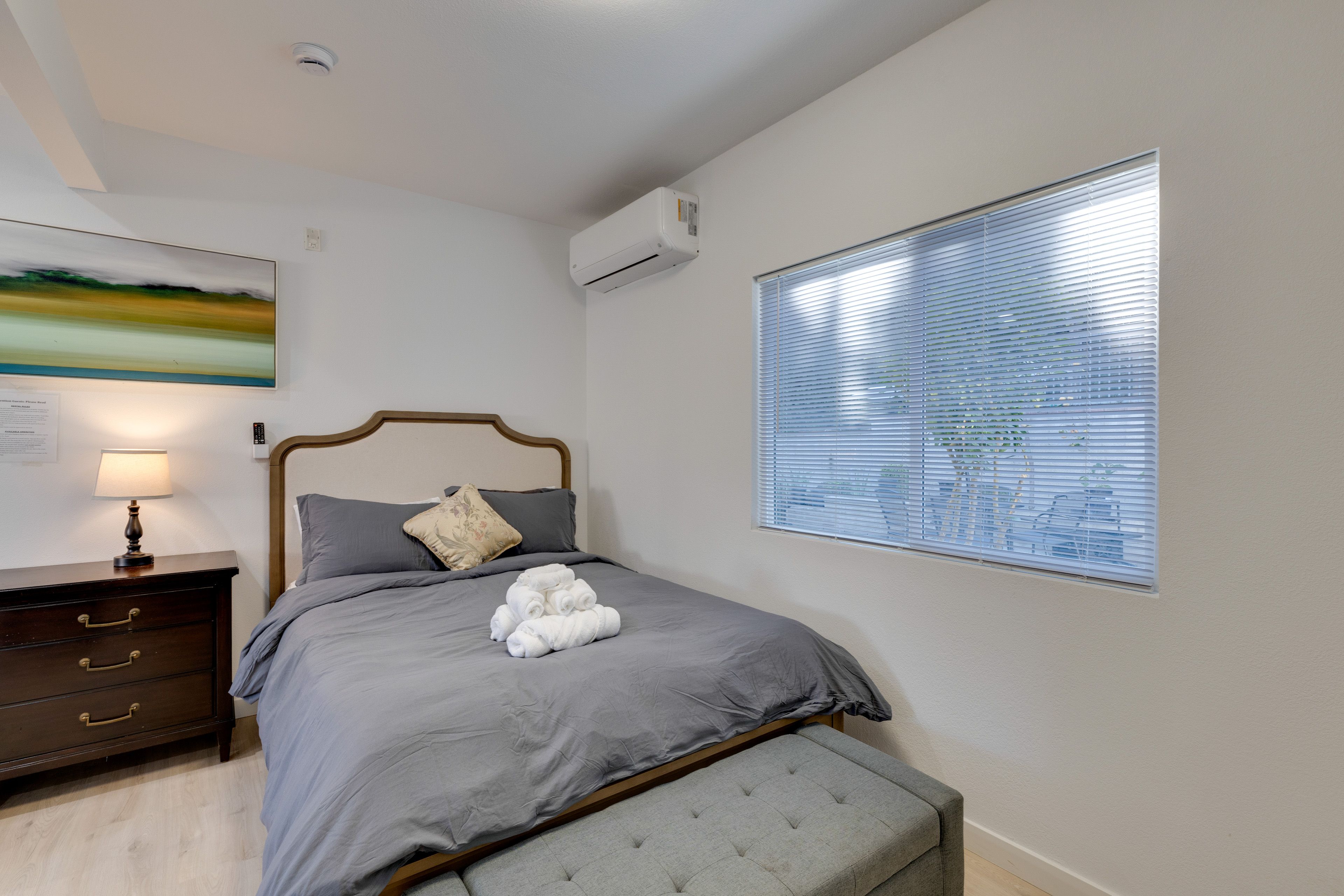 Studio | Queen Bed | Smart TV